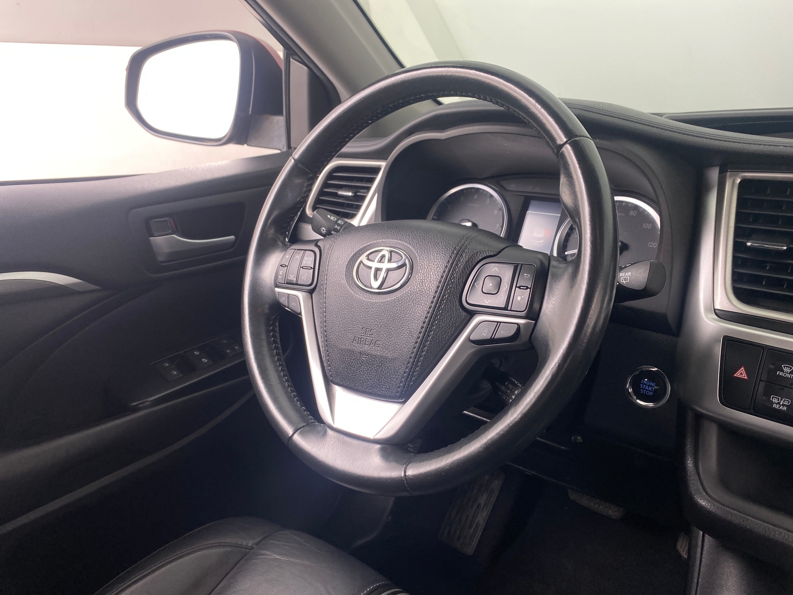 Thumbnail: 2017 Toyota Highlander - 4