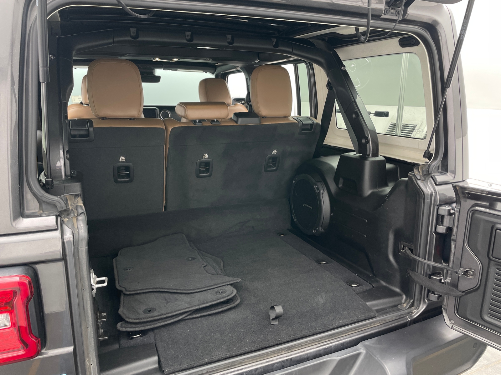 Thumbnail: 2022 Jeep Wrangler - 6