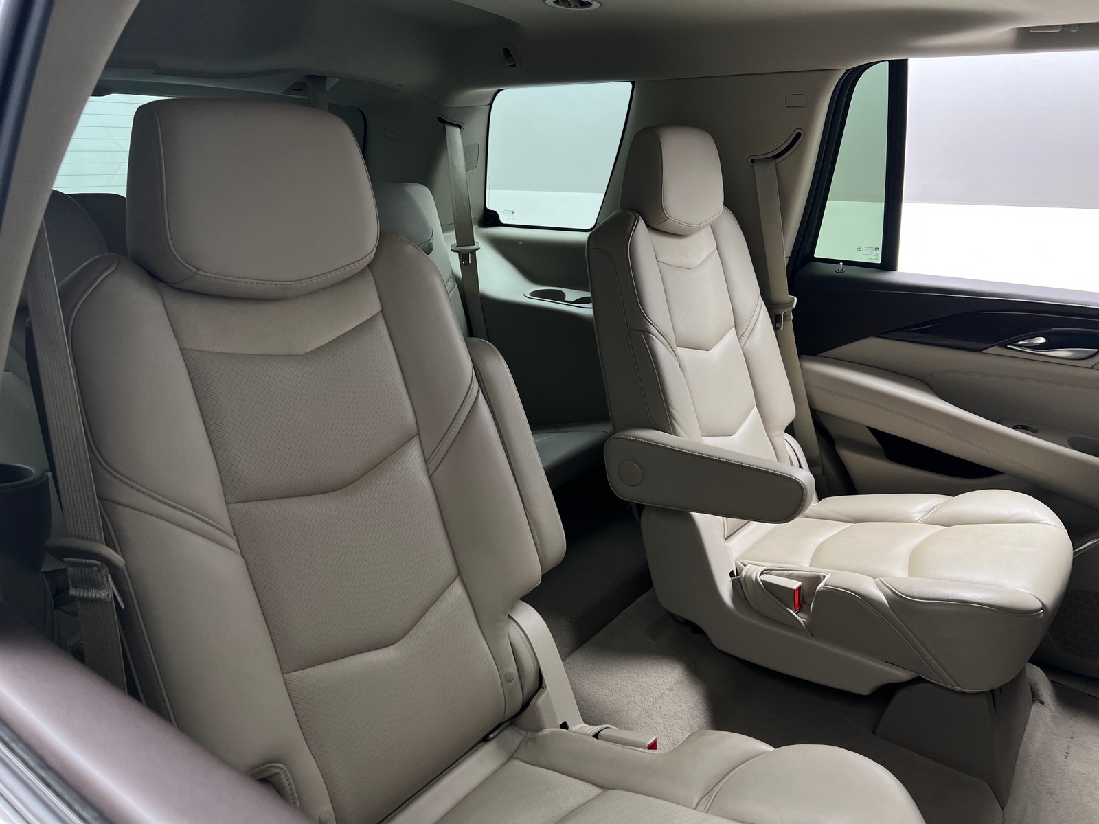 Thumbnail: 2016 Cadillac Escalade - 5