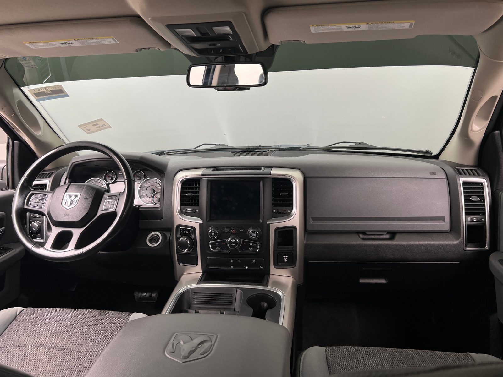Thumbnail: 2019 RAM 1500 Classic - 3