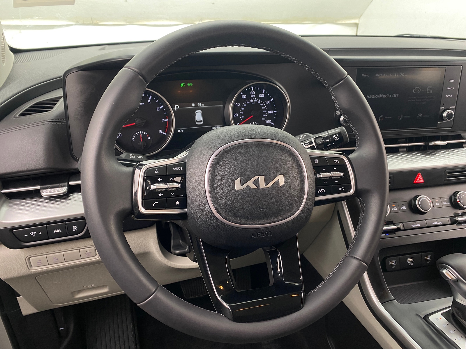 Thumbnail: 2024 Kia Carnival - 4