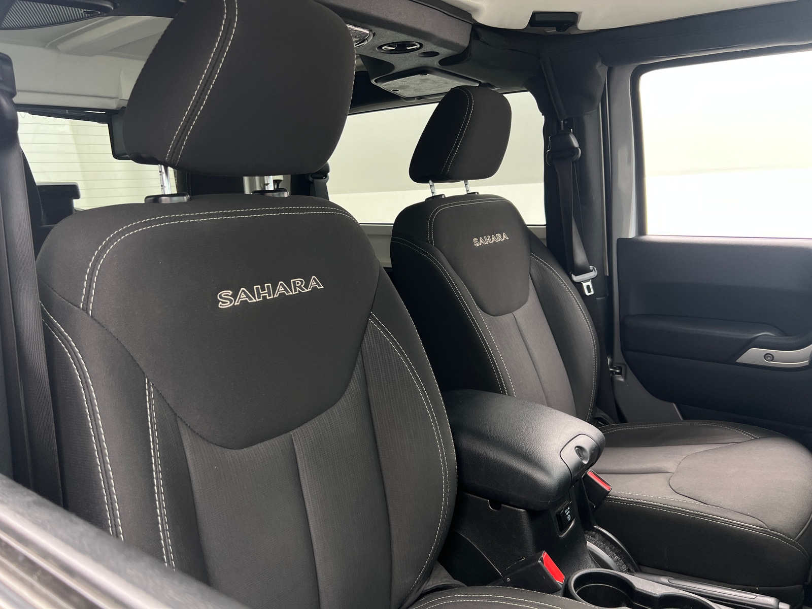 Thumbnail: 2017 Jeep Wrangler - 2