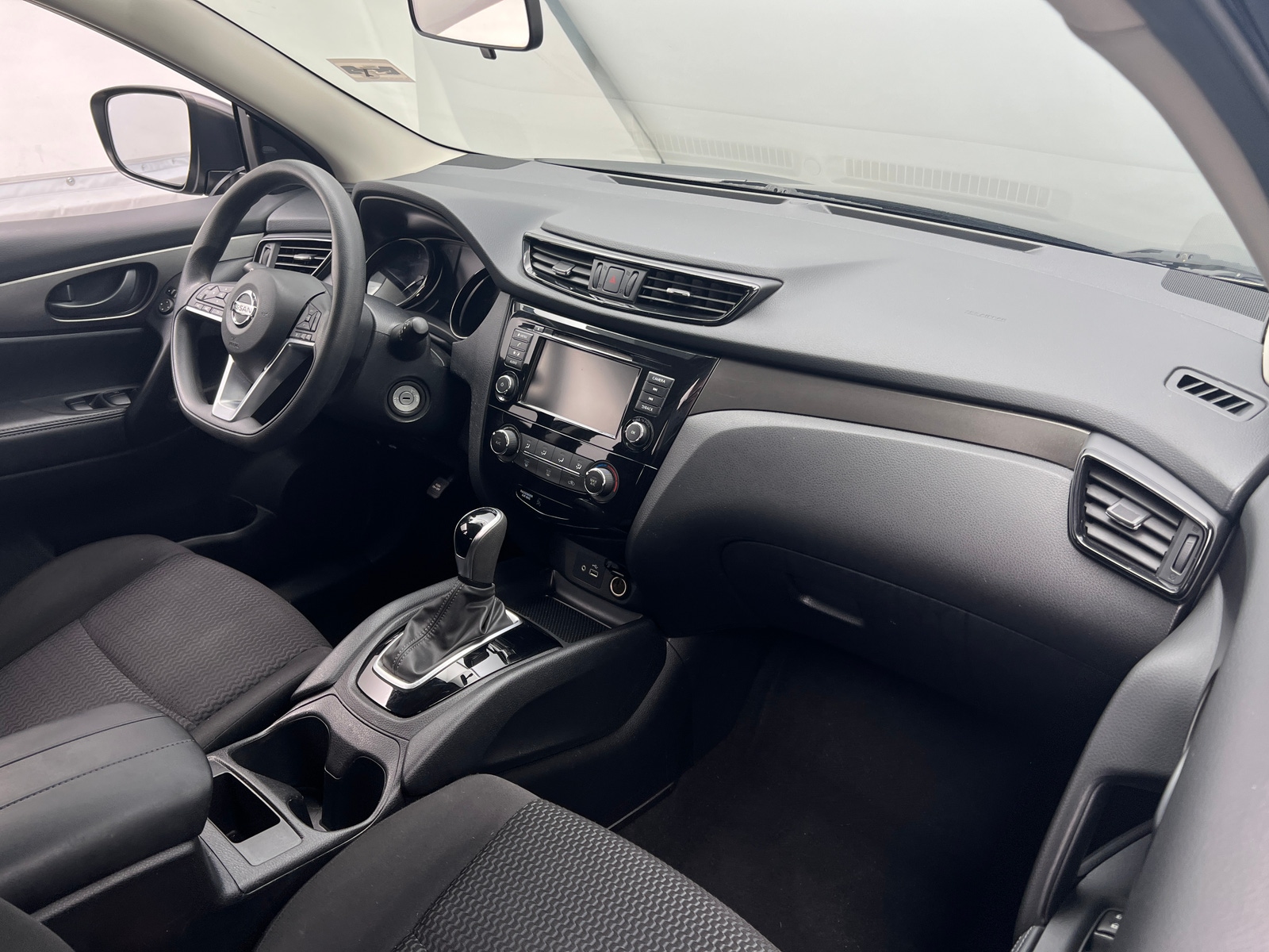 Thumbnail: 2019 Nissan Rogue Sport - 3