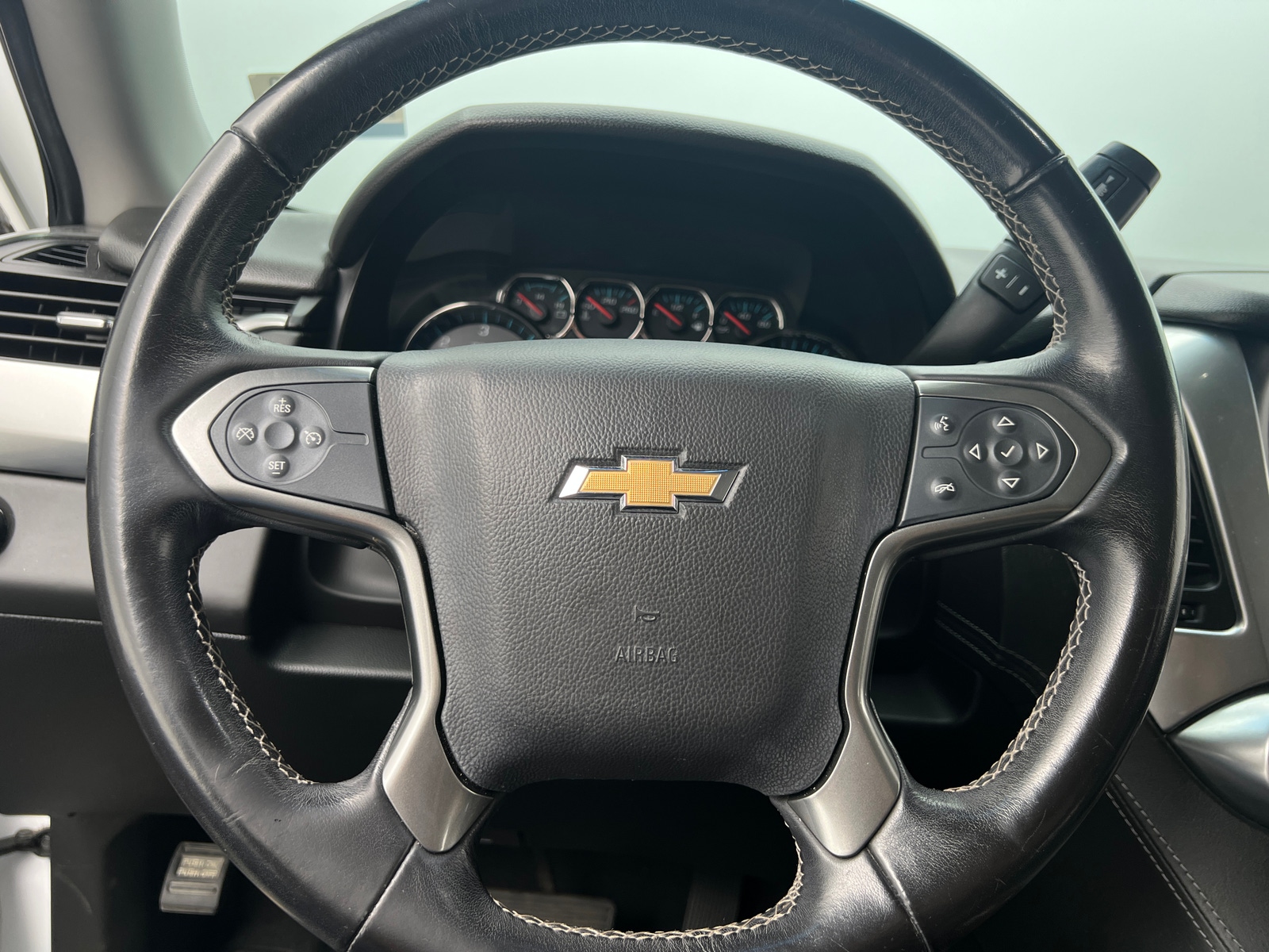 Thumbnail: 2019 Chevrolet Suburban - 5