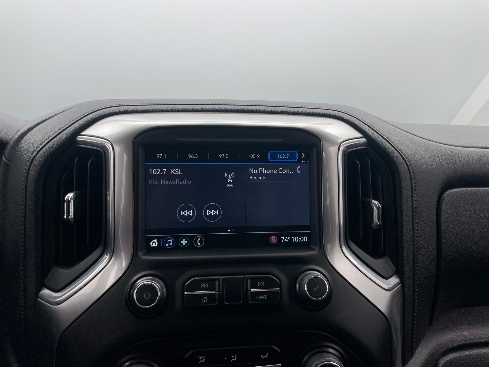 Thumbnail: 2020 Chevrolet Silverado 1500 - 4