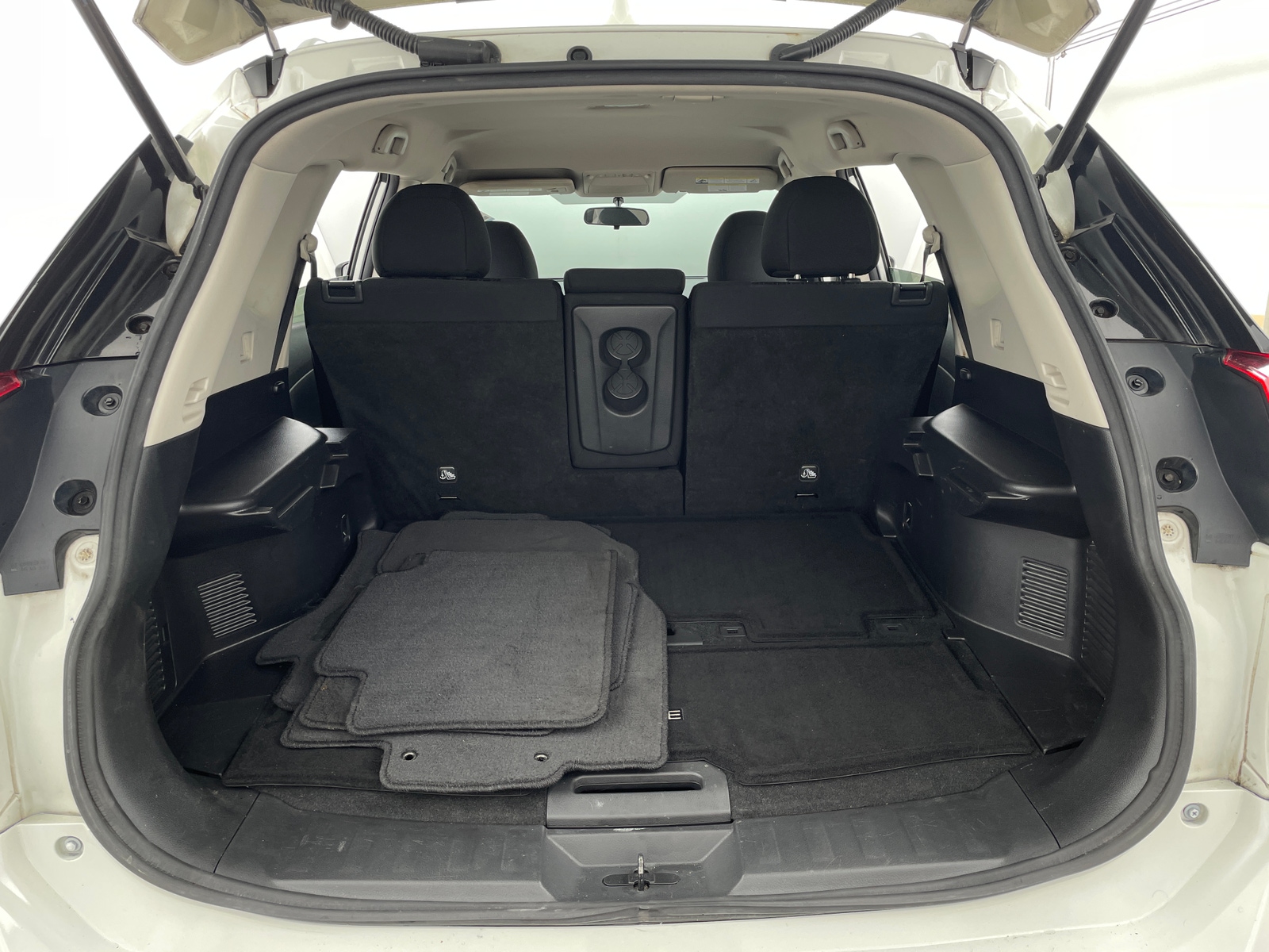 Thumbnail: 2017 Nissan Rogue - 7