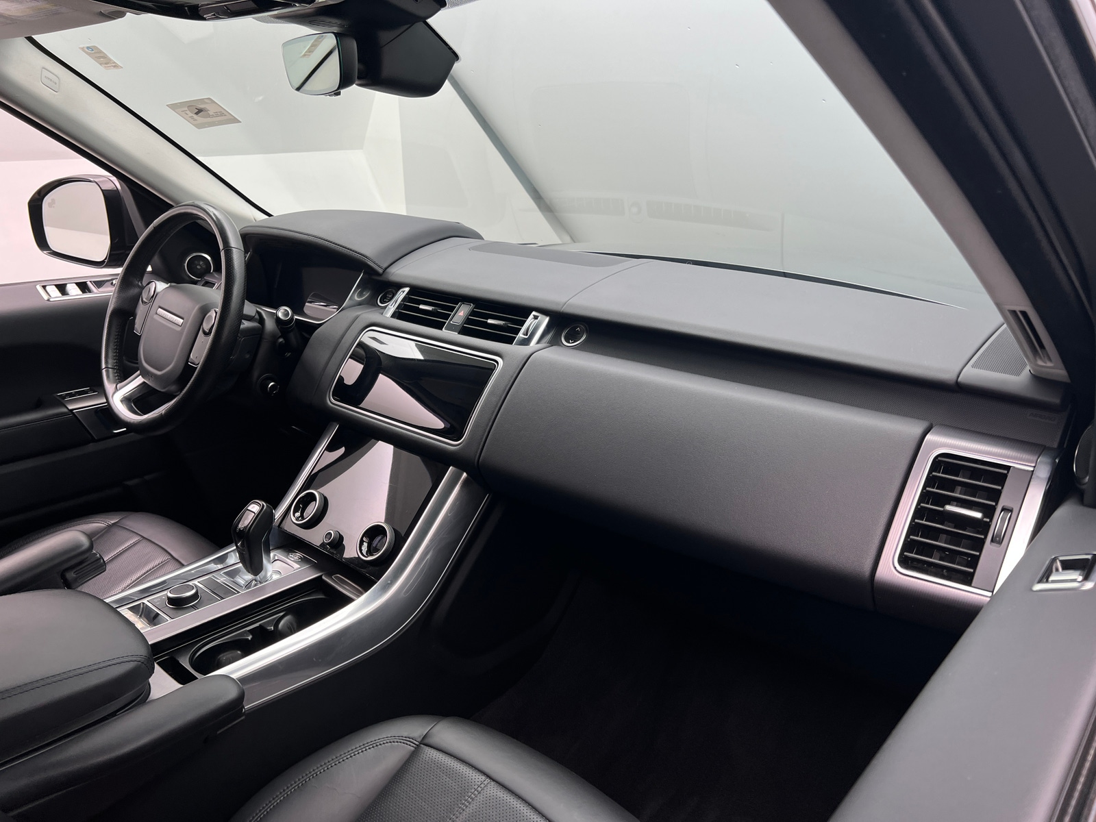 Thumbnail: 2019 Land Rover Range Rover Sport - 2