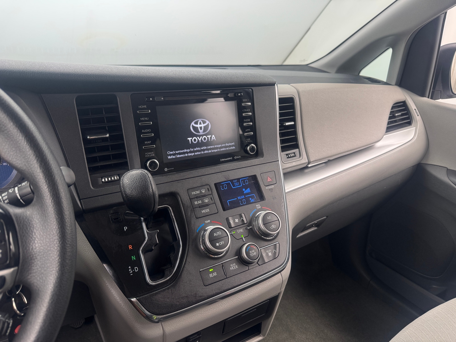 Thumbnail: 2019 Toyota Sienna - 4