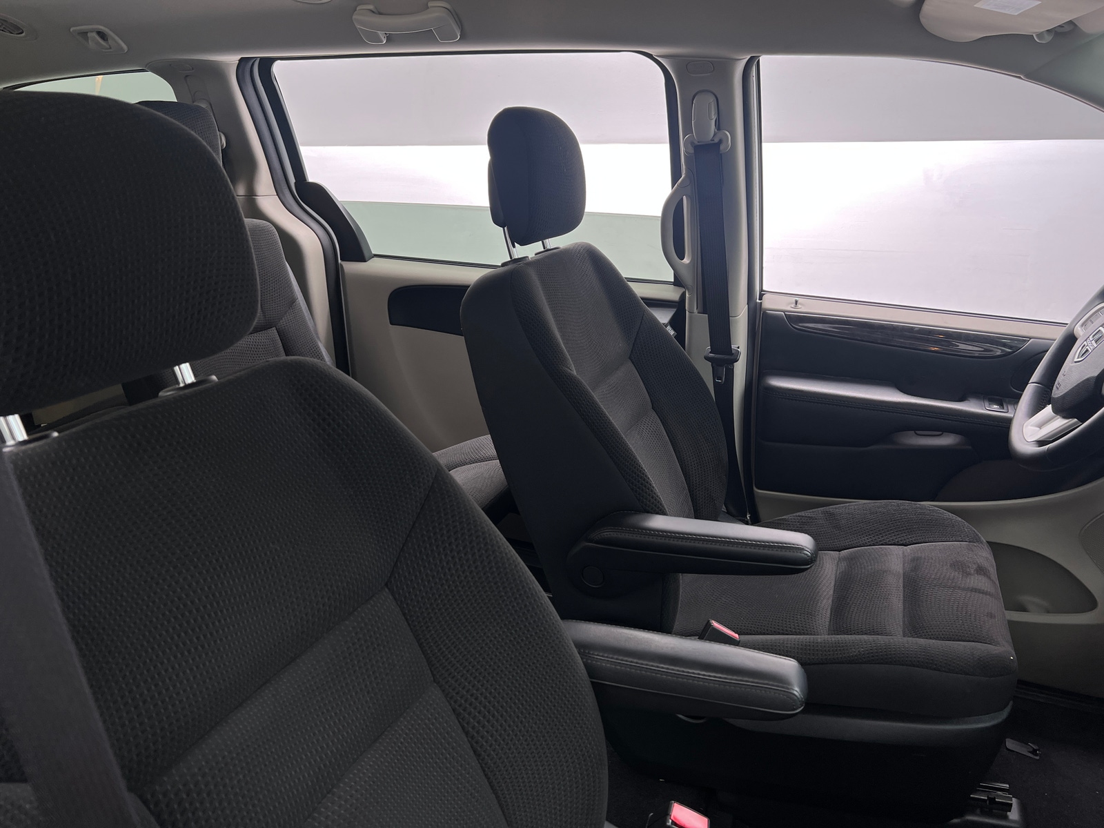 Thumbnail: 2018 Dodge Grand Caravan - 2