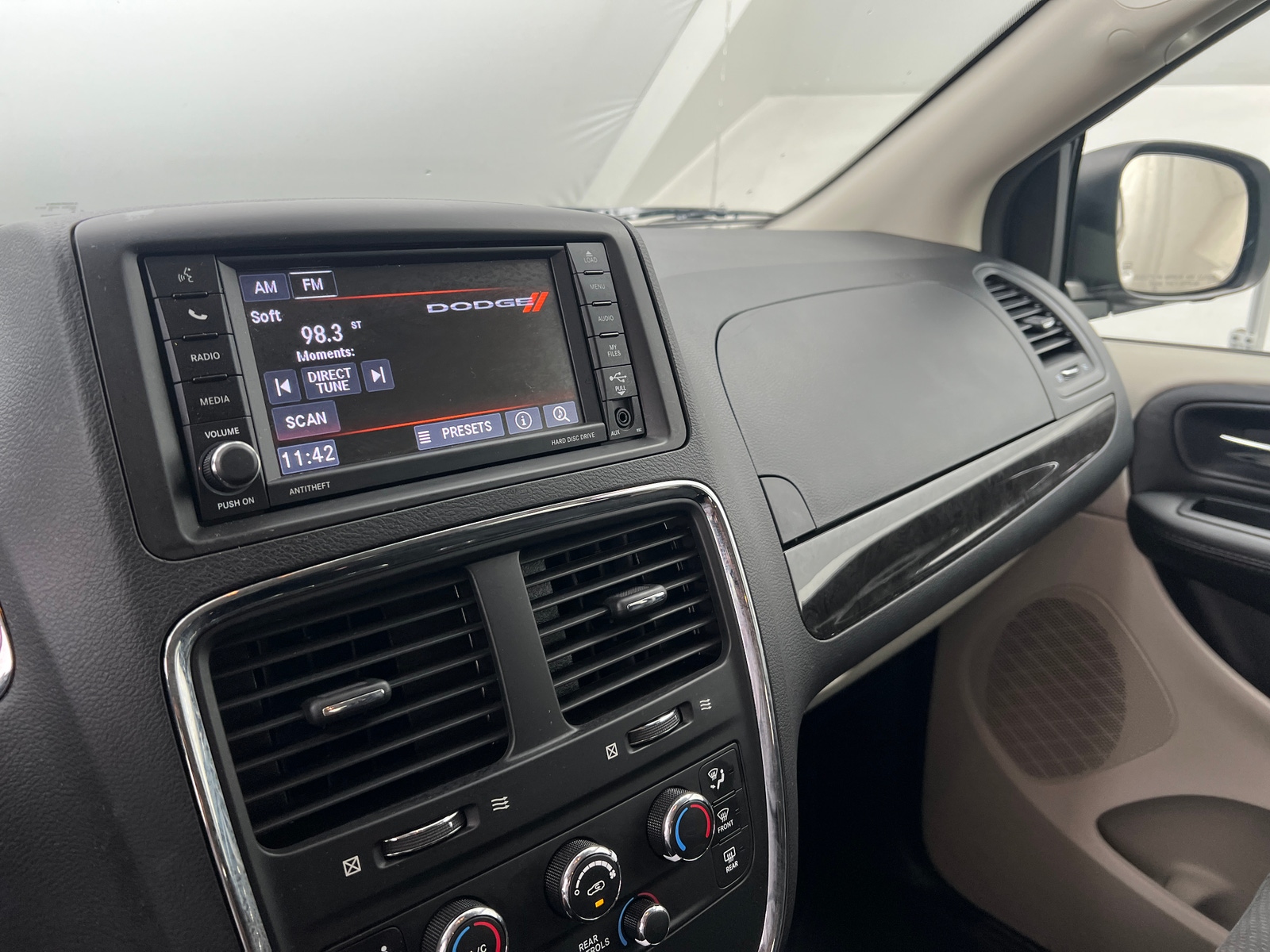 Thumbnail: 2018 Dodge Grand Caravan - 4