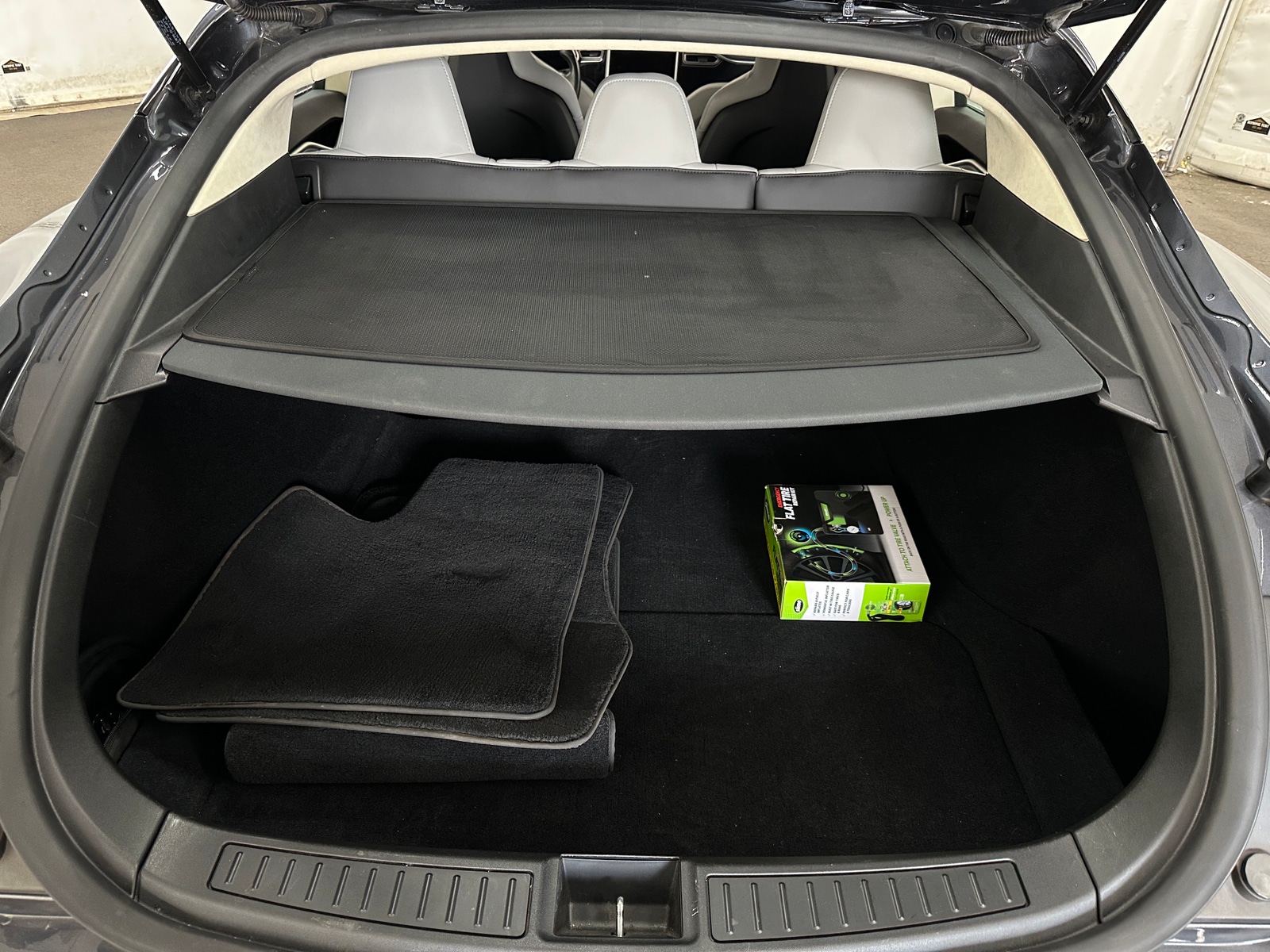Thumbnail: 2015 Tesla Model S - 6