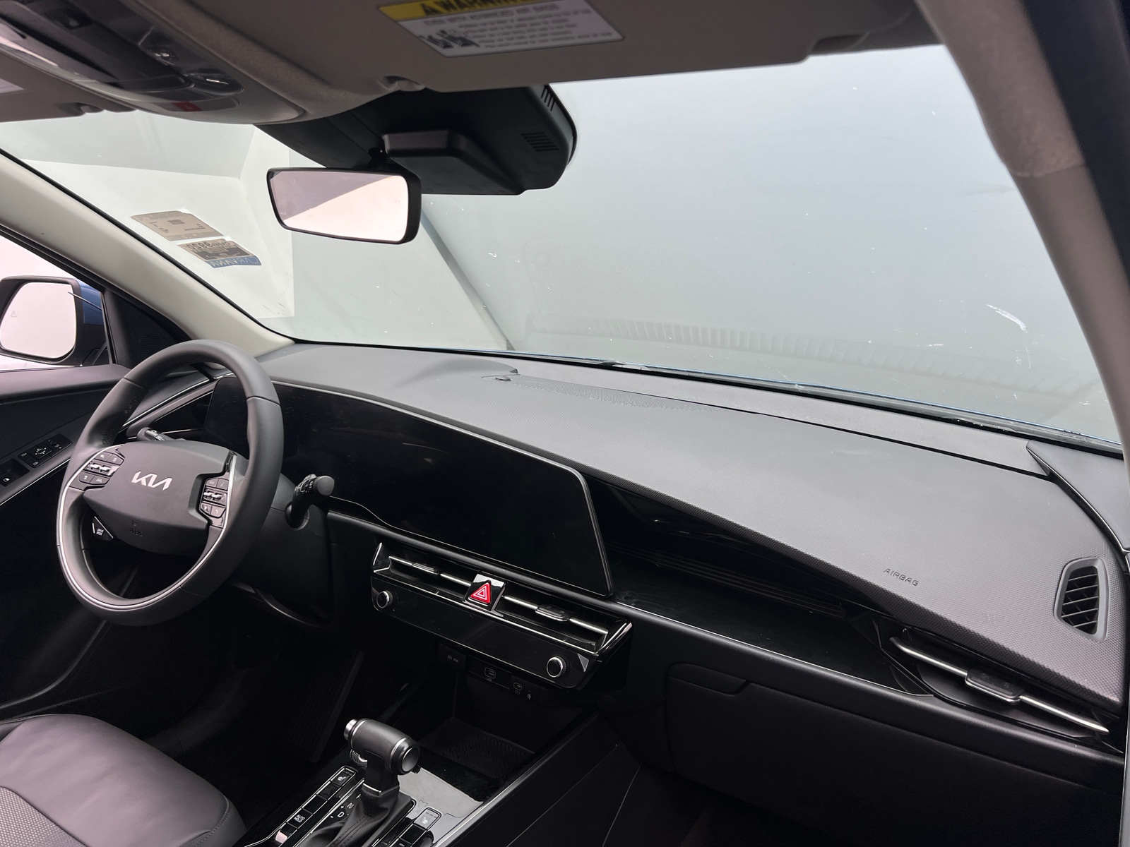 Thumbnail: 2024 Kia Niro - 3