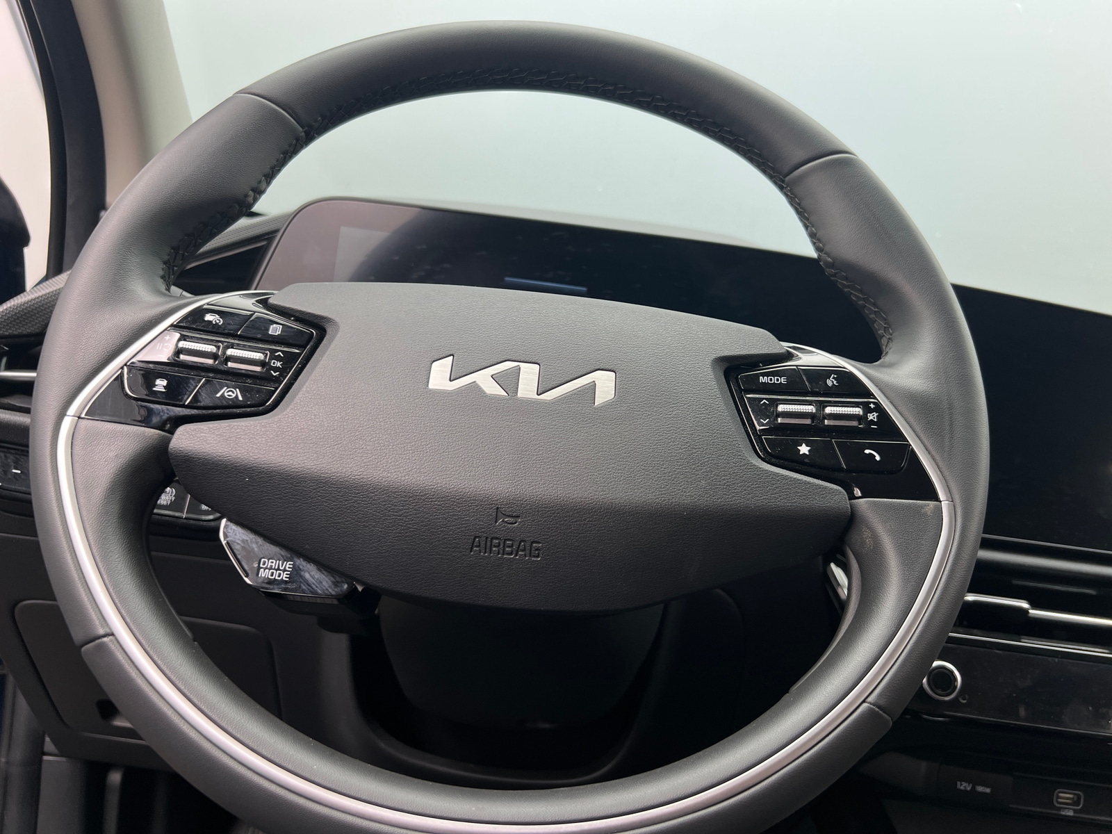 Thumbnail: 2024 Kia Niro - 5