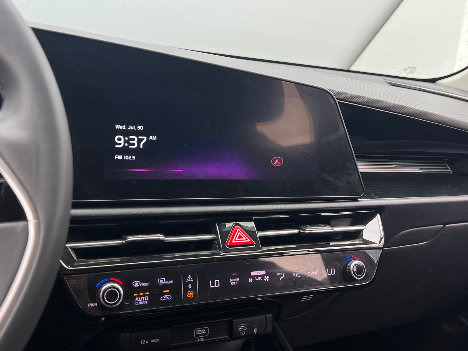 Thumbnail: 2024 Kia Niro - 4