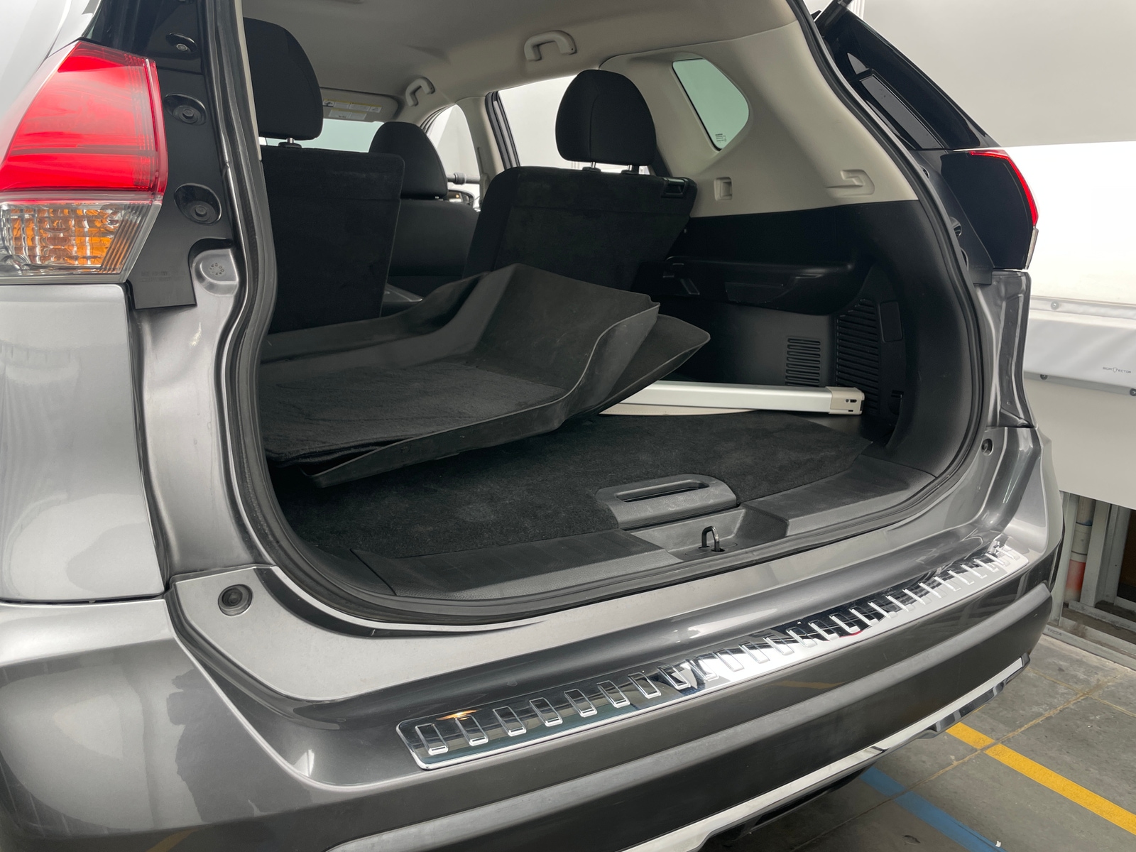Thumbnail: 2017 Nissan Rogue - 7