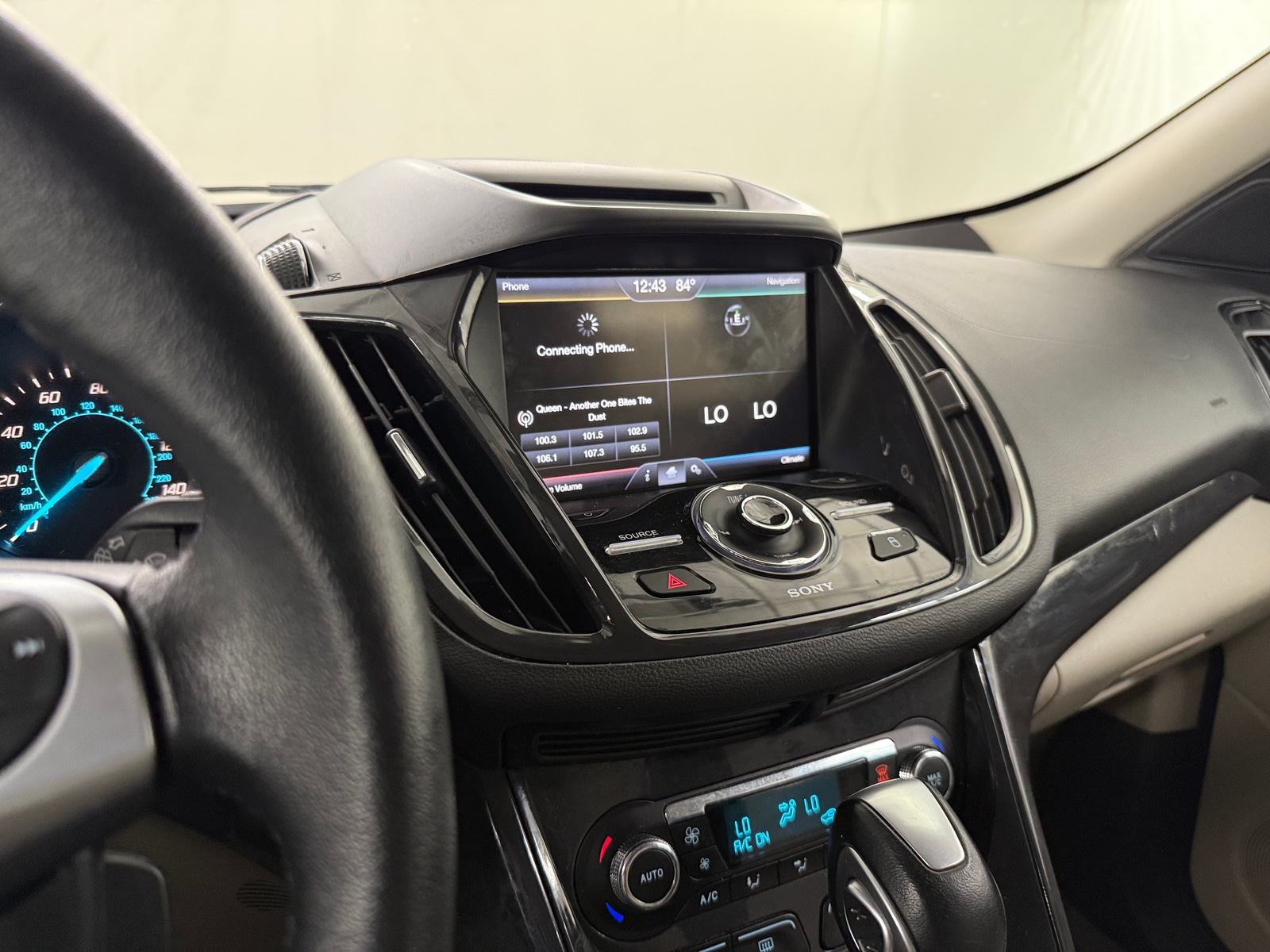 Thumbnail: 2014 Ford Escape - 3