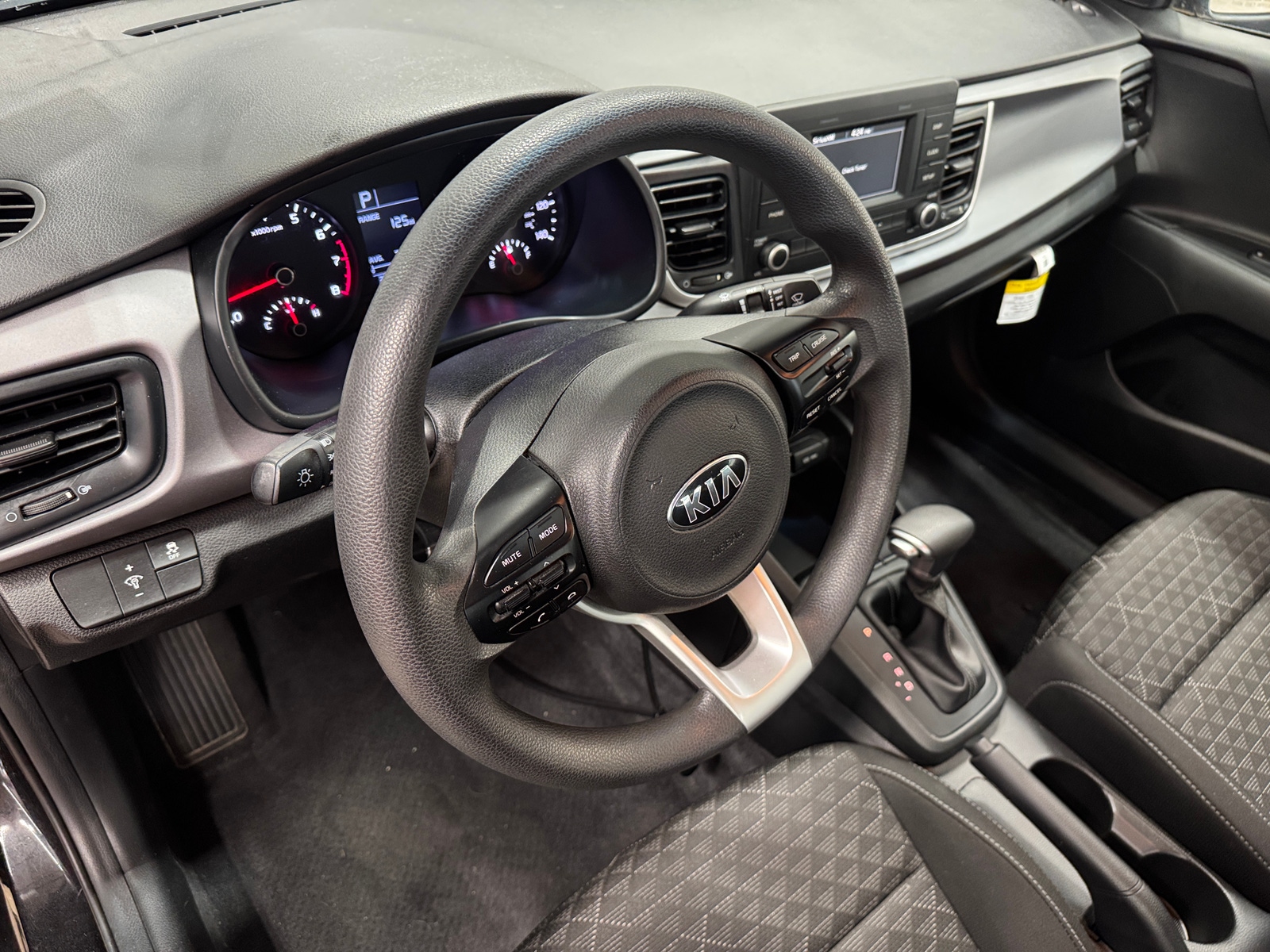 Thumbnail: 2018 Kia Rio - 3