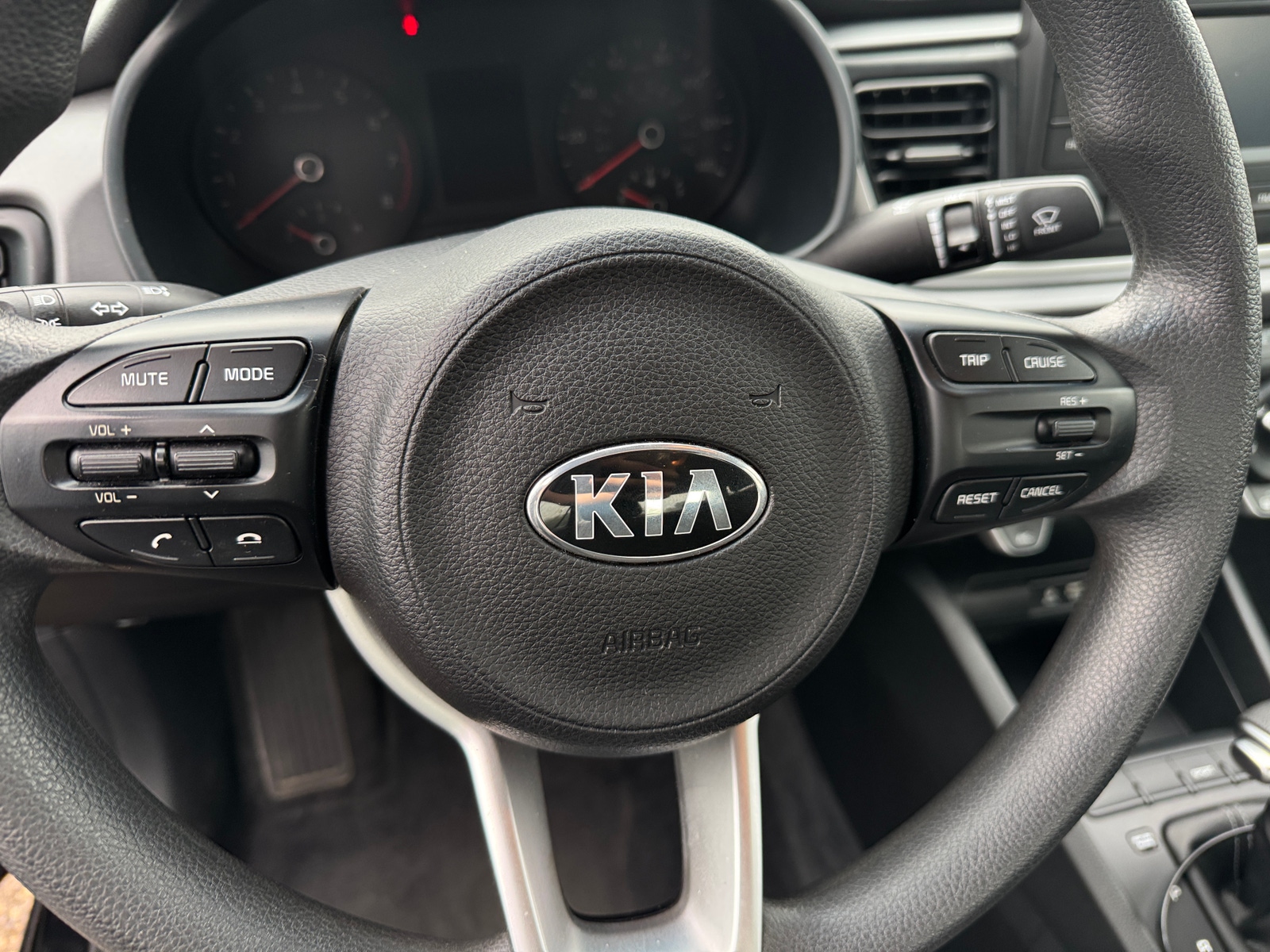 Thumbnail: 2018 Kia Rio - 5