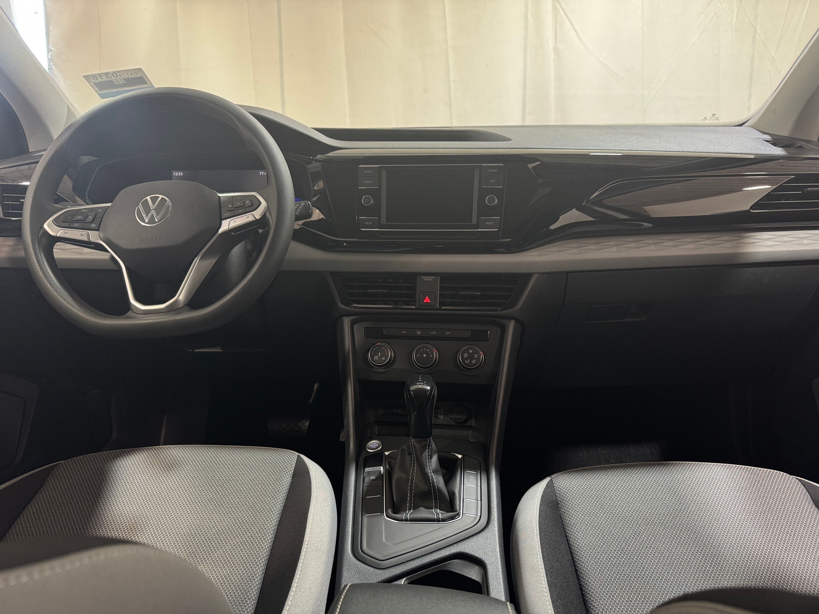 Thumbnail: 2022 Volkswagen Taos - 3