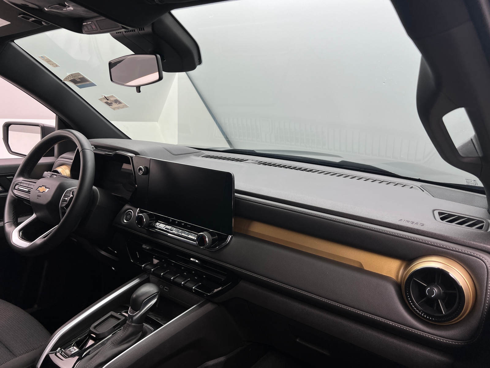 Thumbnail: 2023 Chevrolet Colorado - 3