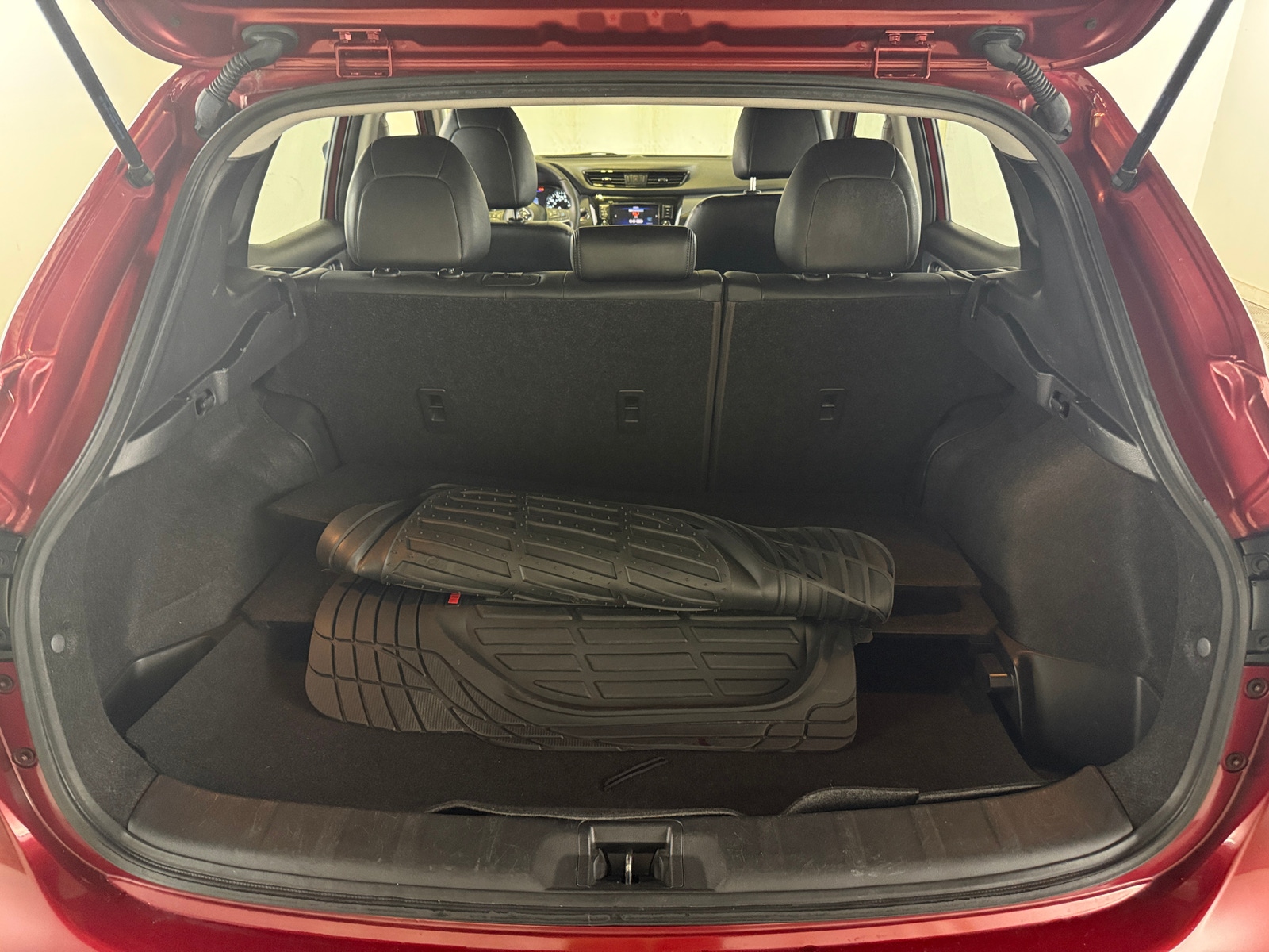 Thumbnail: 2020 Nissan Rogue Sport - 6