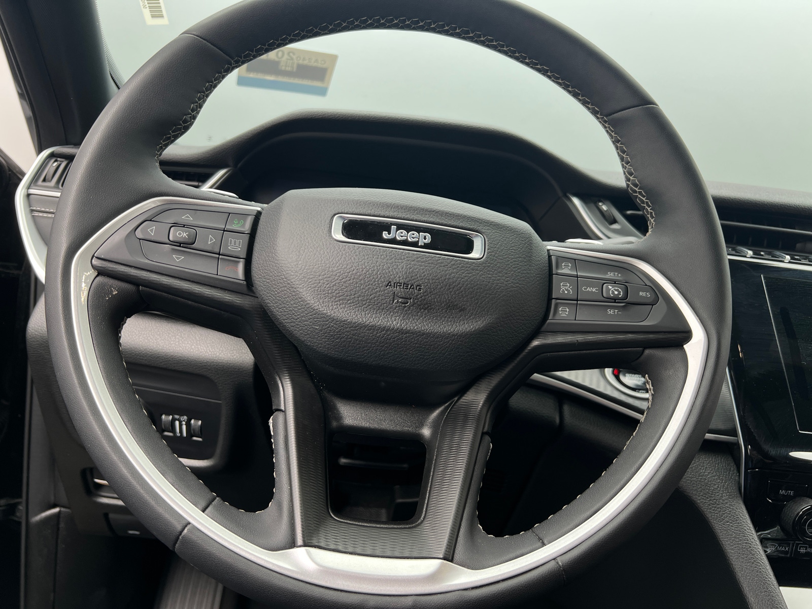 Thumbnail: 2024 Jeep Grand Cherokee L - 4