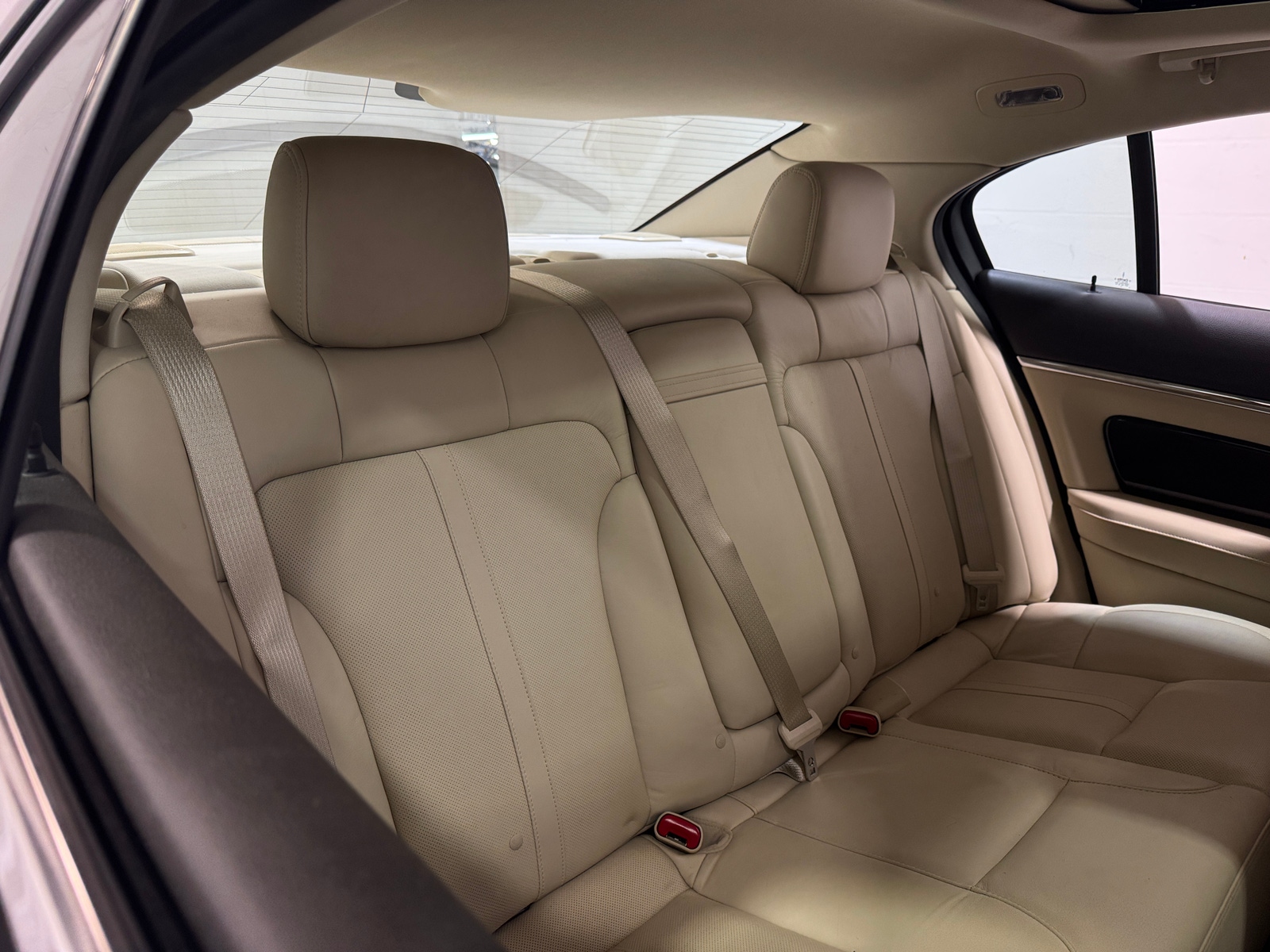 Thumbnail: 2013 Lincoln MKS - 5