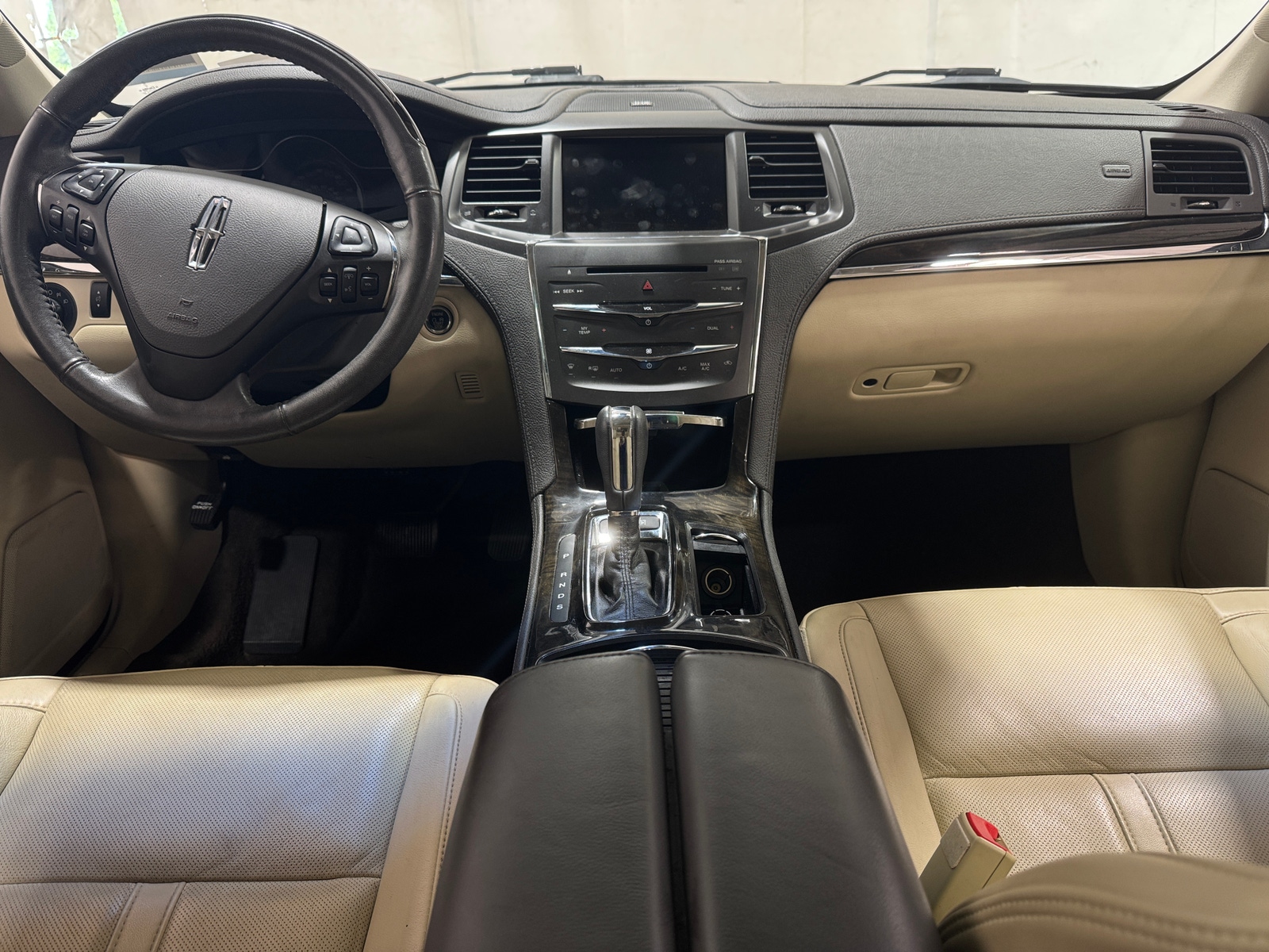 Thumbnail: 2013 Lincoln MKS - 2