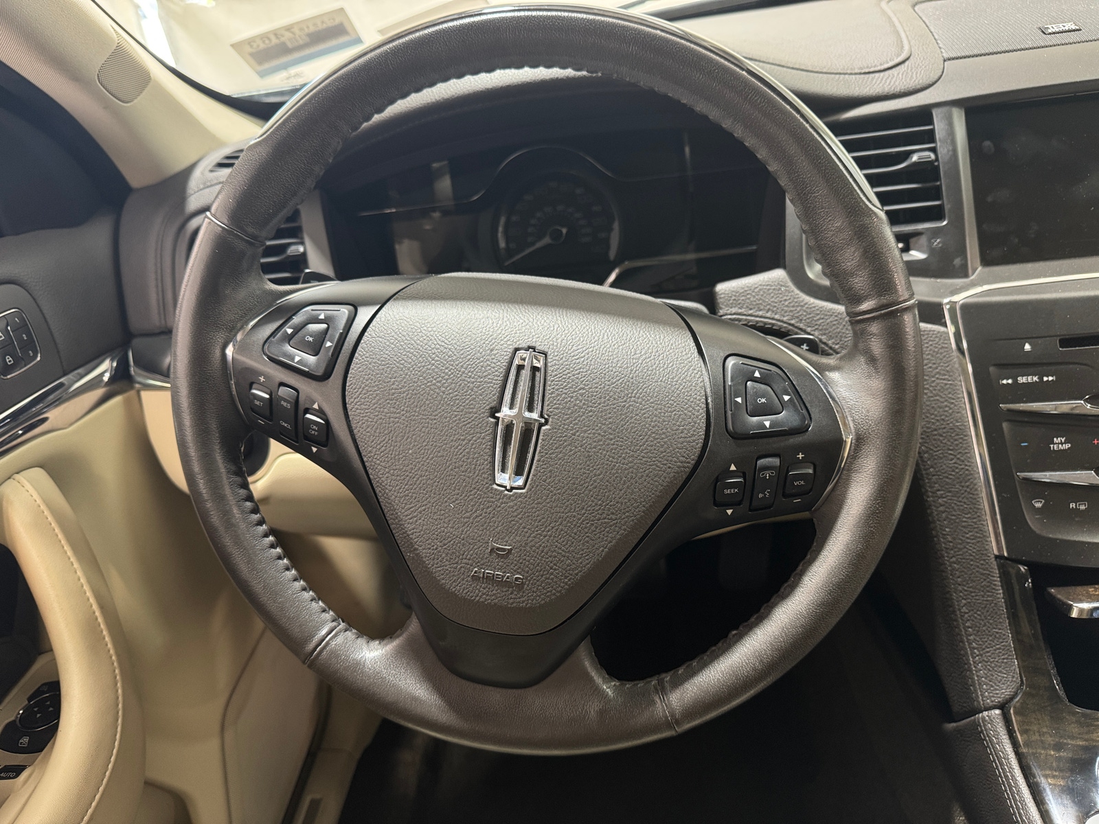 Thumbnail: 2013 Lincoln MKS - 4