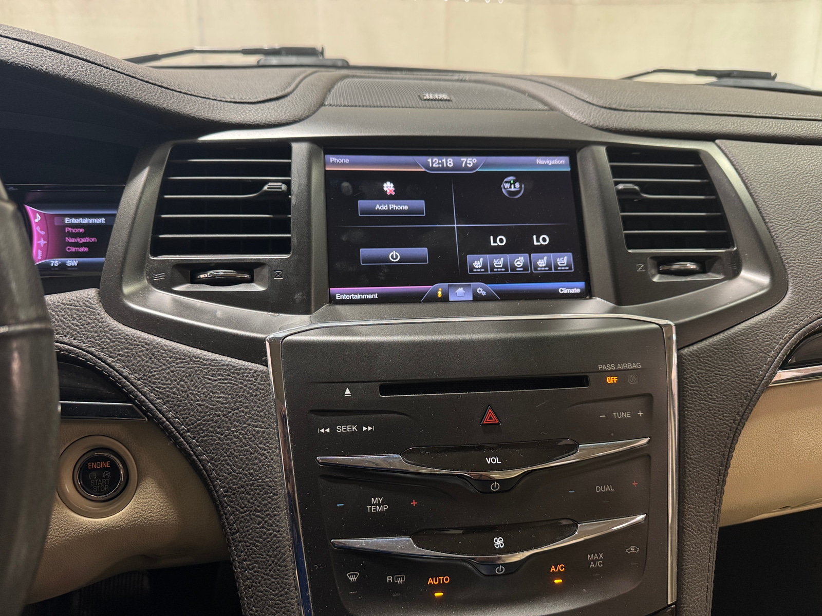 Thumbnail: 2013 Lincoln MKS - 3