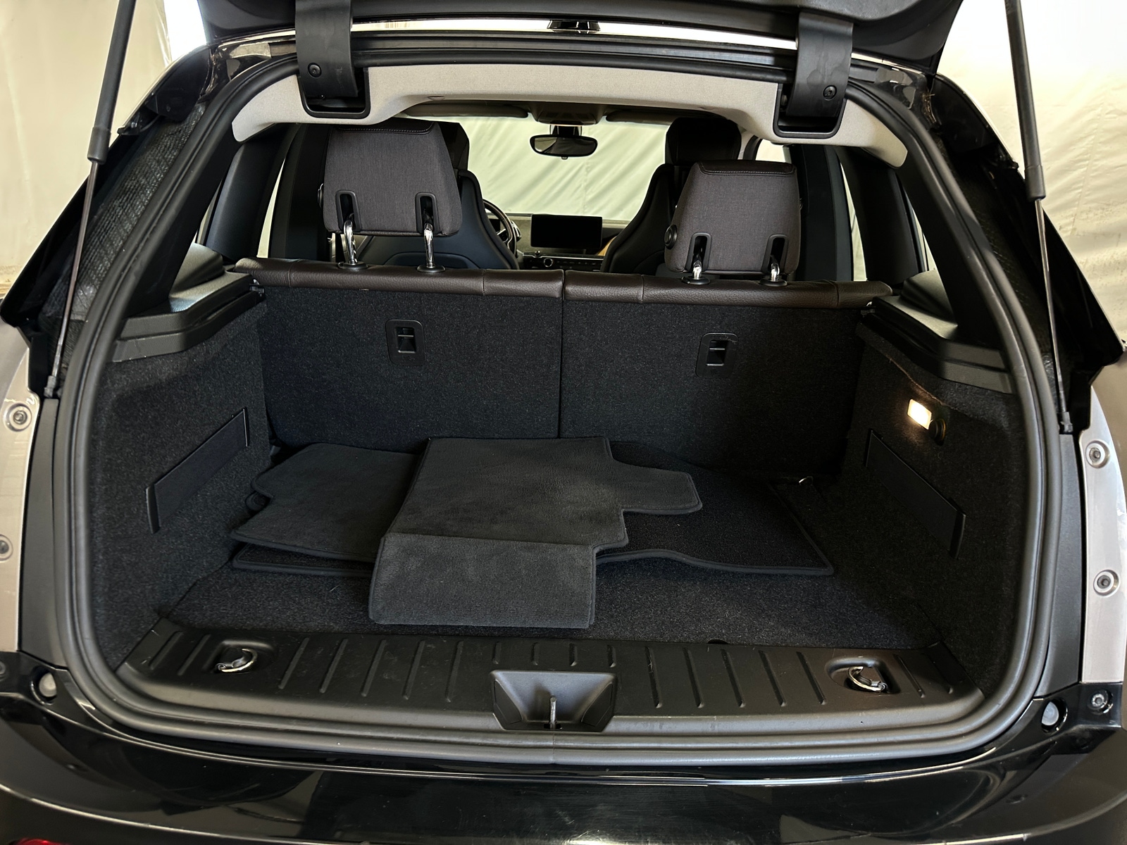 Thumbnail: 2015 BMW i3 - 6