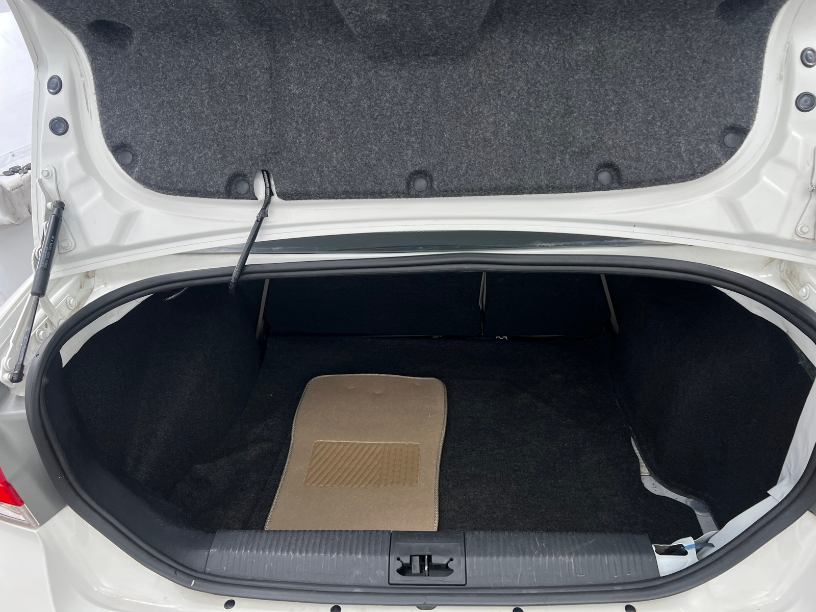 Thumbnail: 2010 Ford Focus - 7