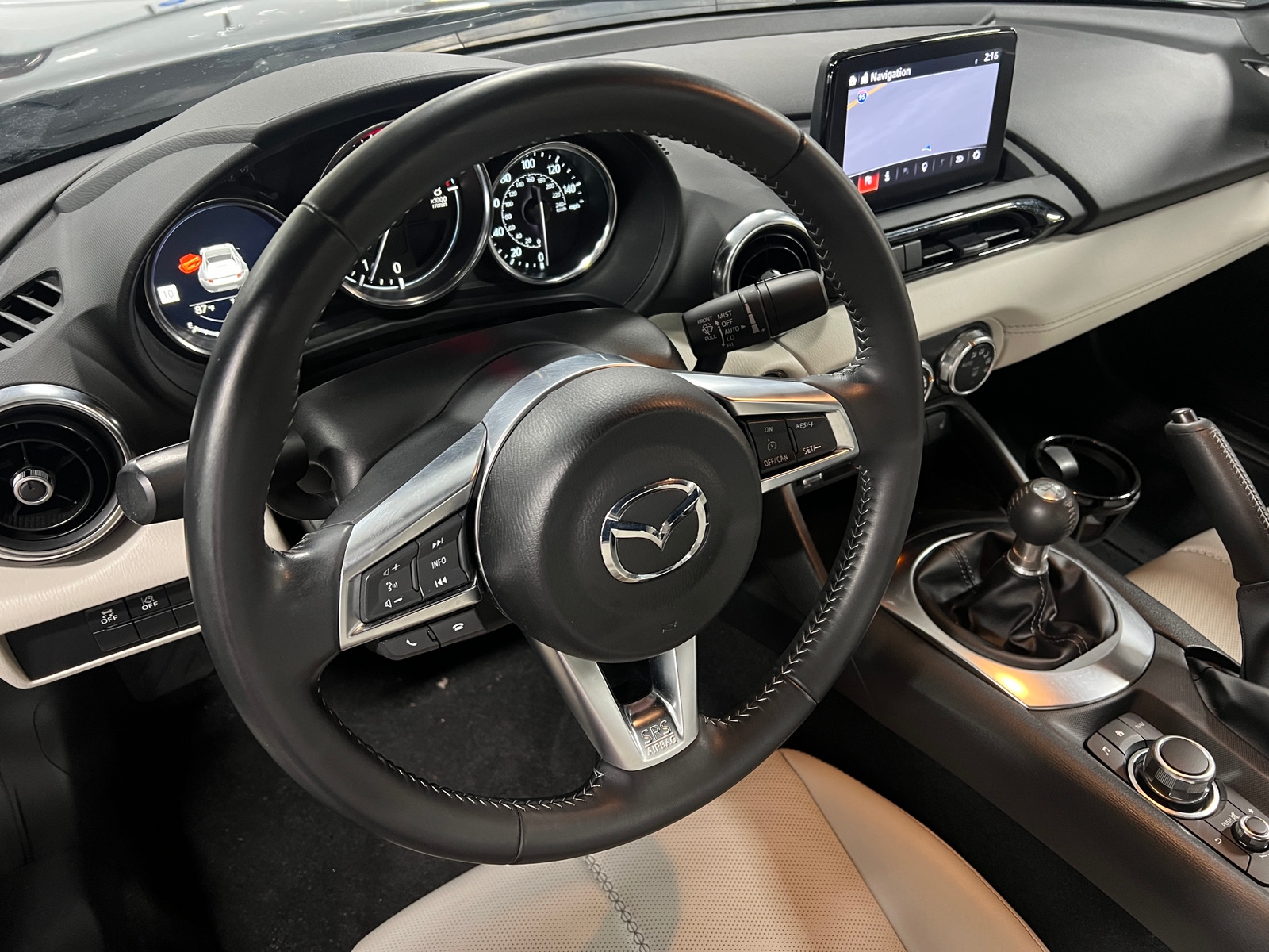 Thumbnail: 2021 Mazda MX-5 Miata - 4