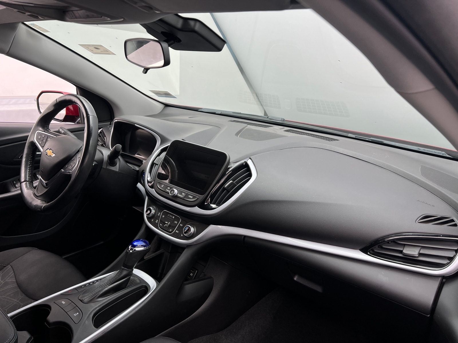Thumbnail: 2018 Chevrolet Volt - 3