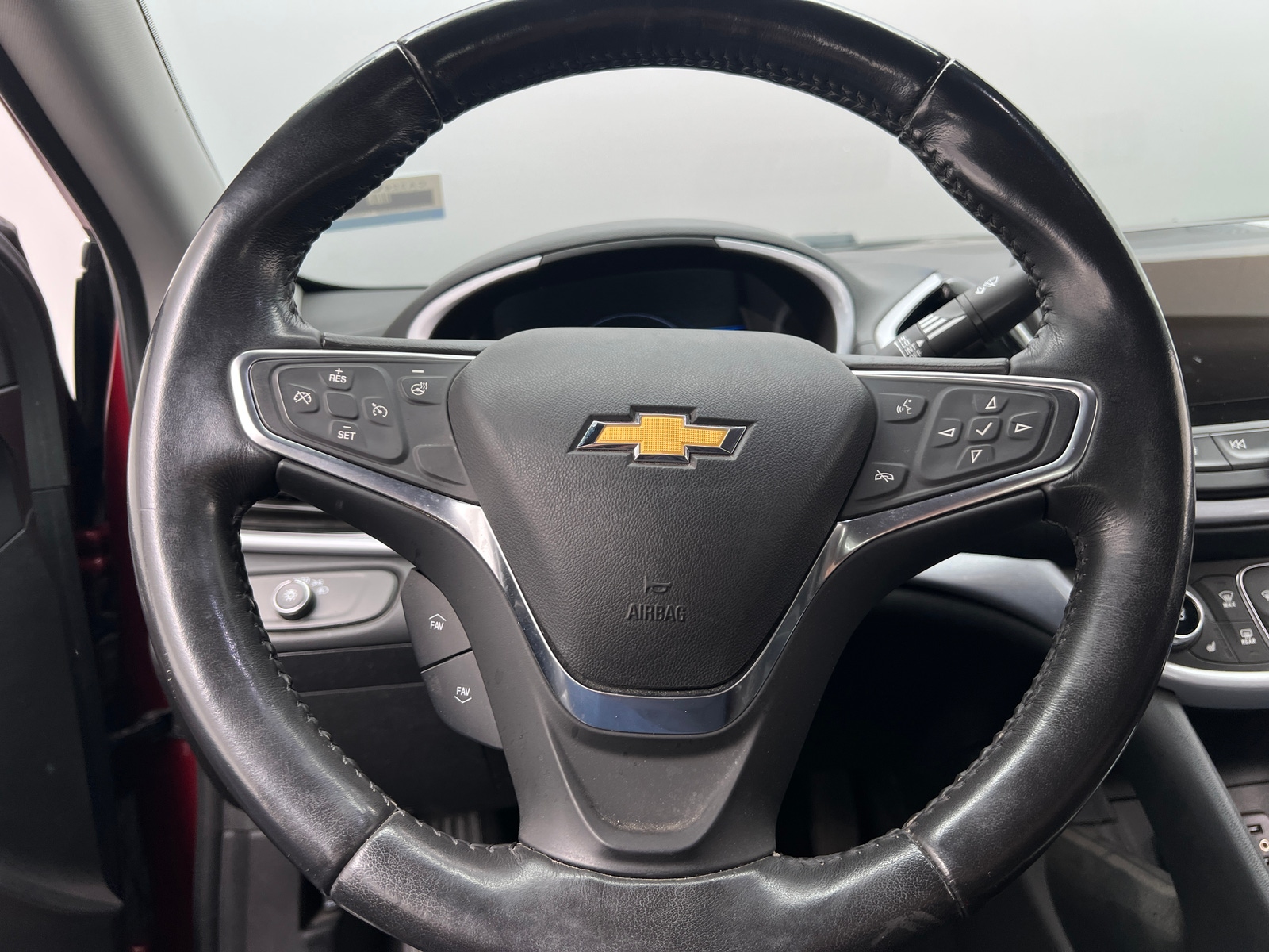 Thumbnail: 2018 Chevrolet Volt - 5