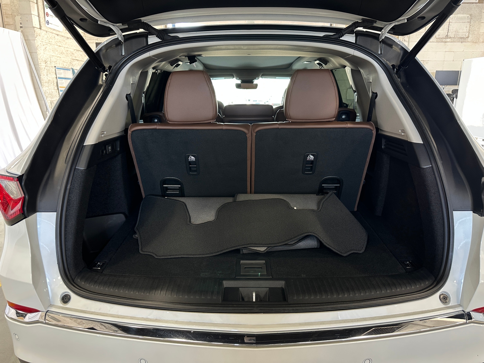 Thumbnail: 2022 Acura MDX - 6