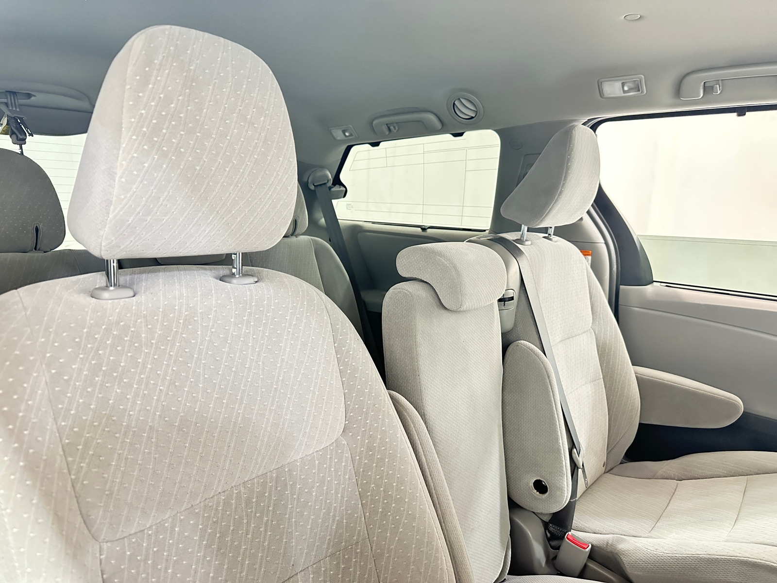 Thumbnail: 2019 Toyota Sienna - 6