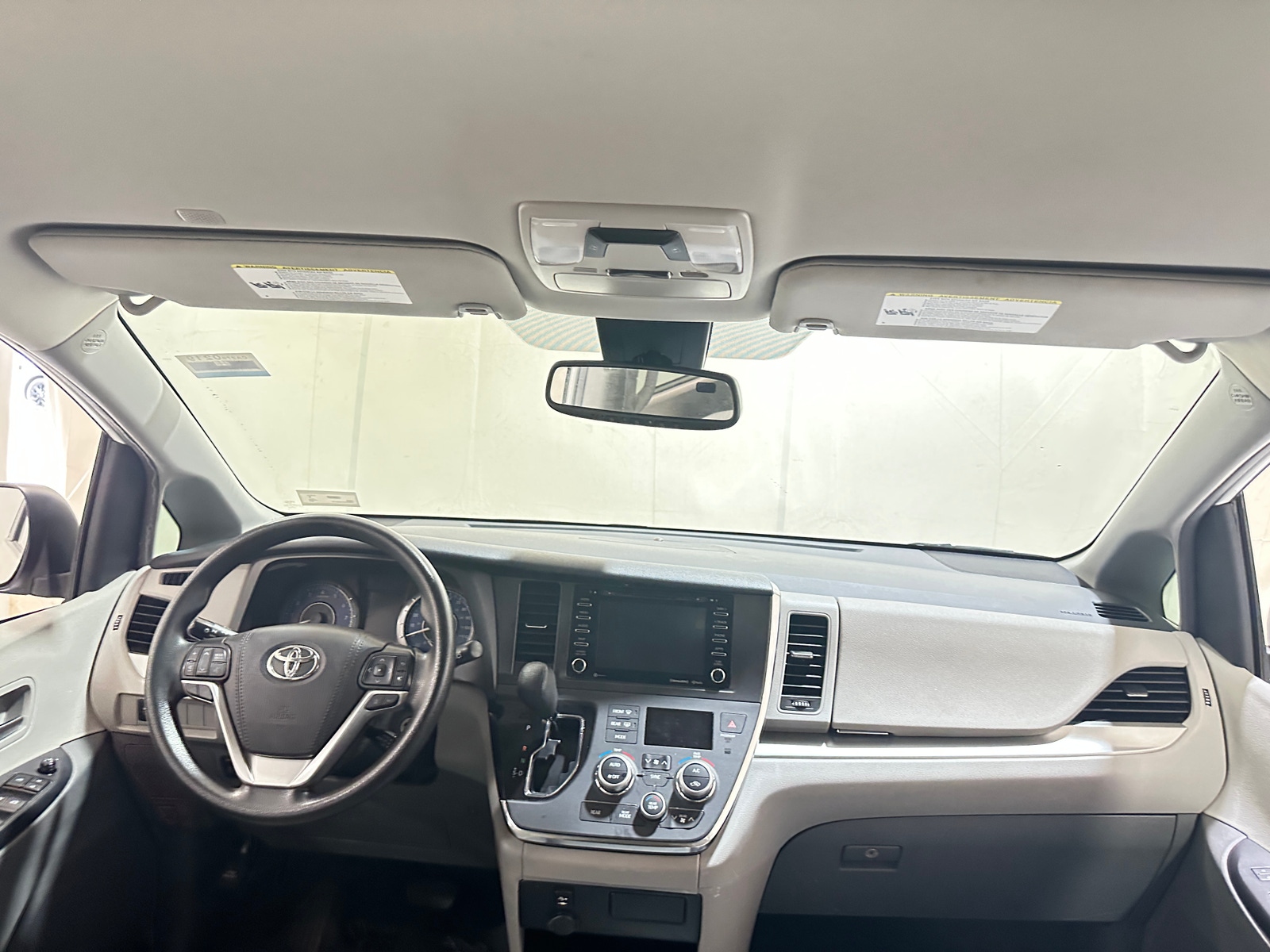 Thumbnail: 2019 Toyota Sienna - 3