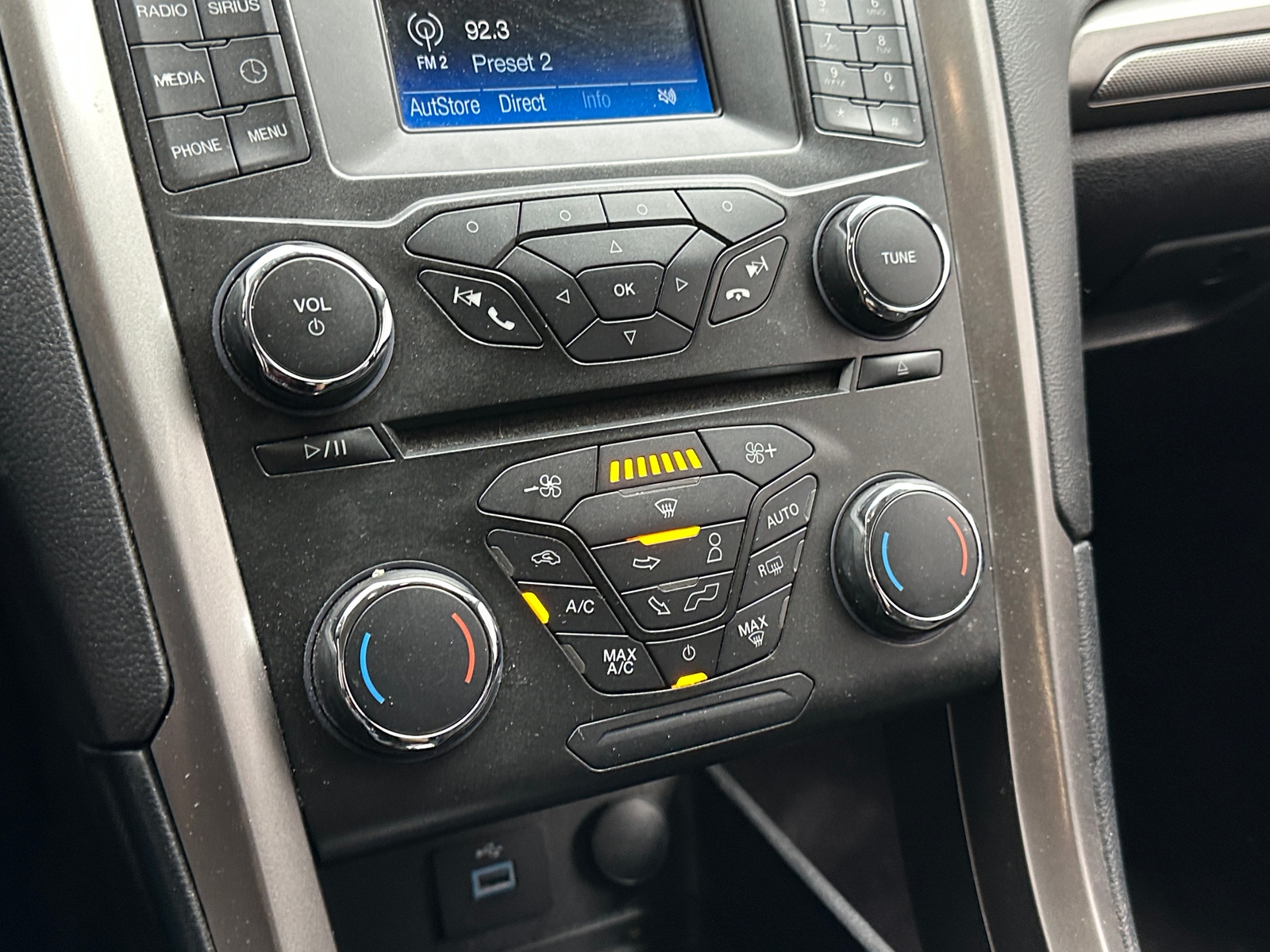 Thumbnail: 2017 Ford Fusion - 4