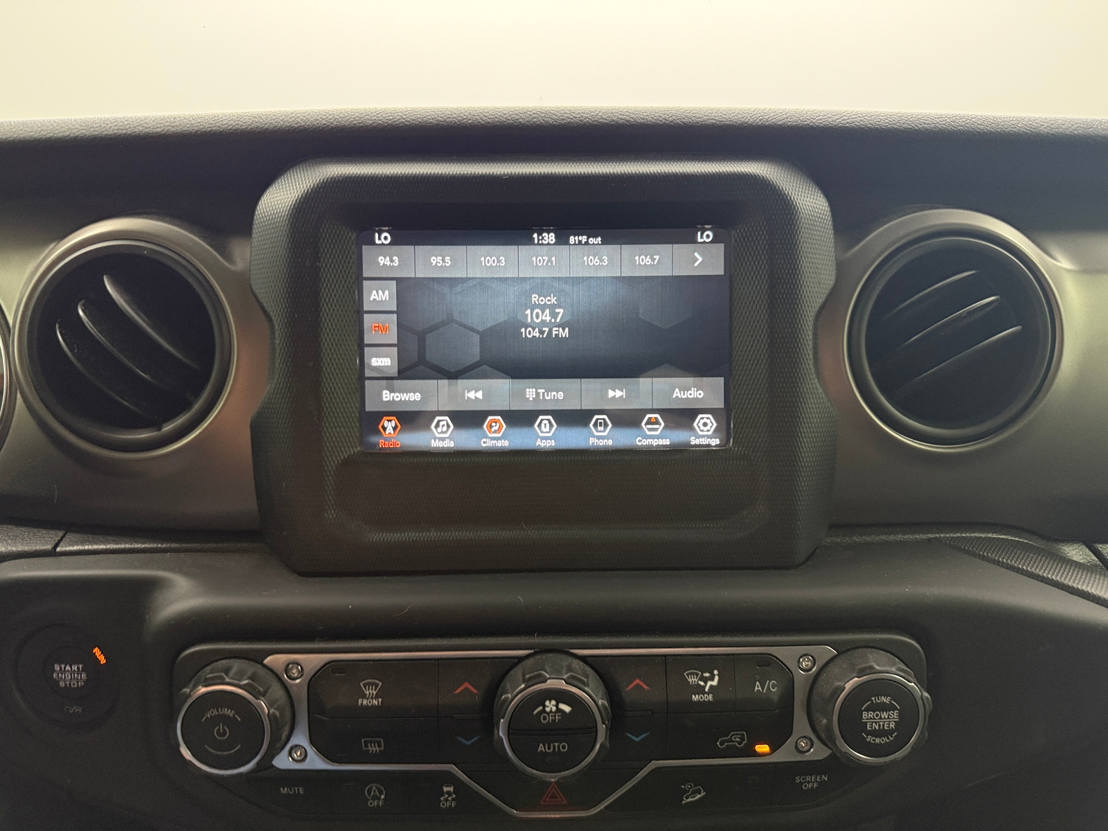 Thumbnail: 2019 Jeep Wrangler - 4