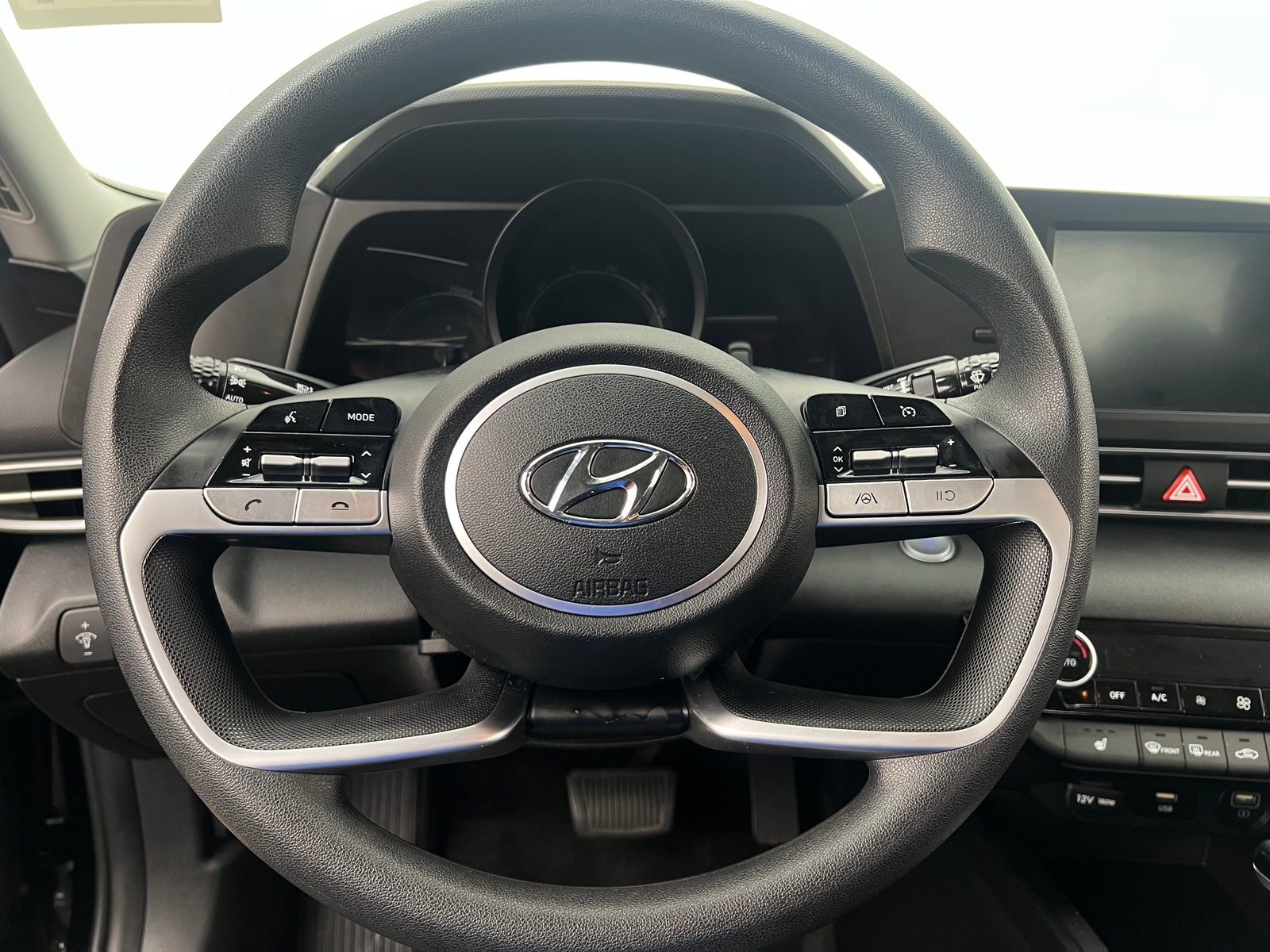 Thumbnail: 2022 Hyundai Elantra - 5