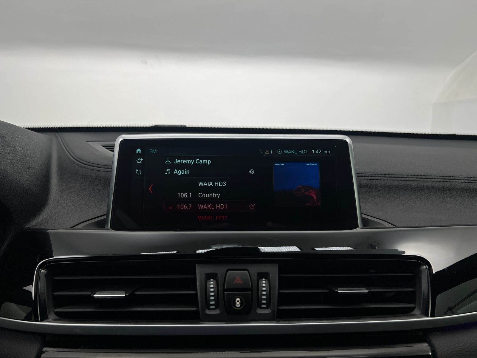Thumbnail: 2020 BMW X1 - 3
