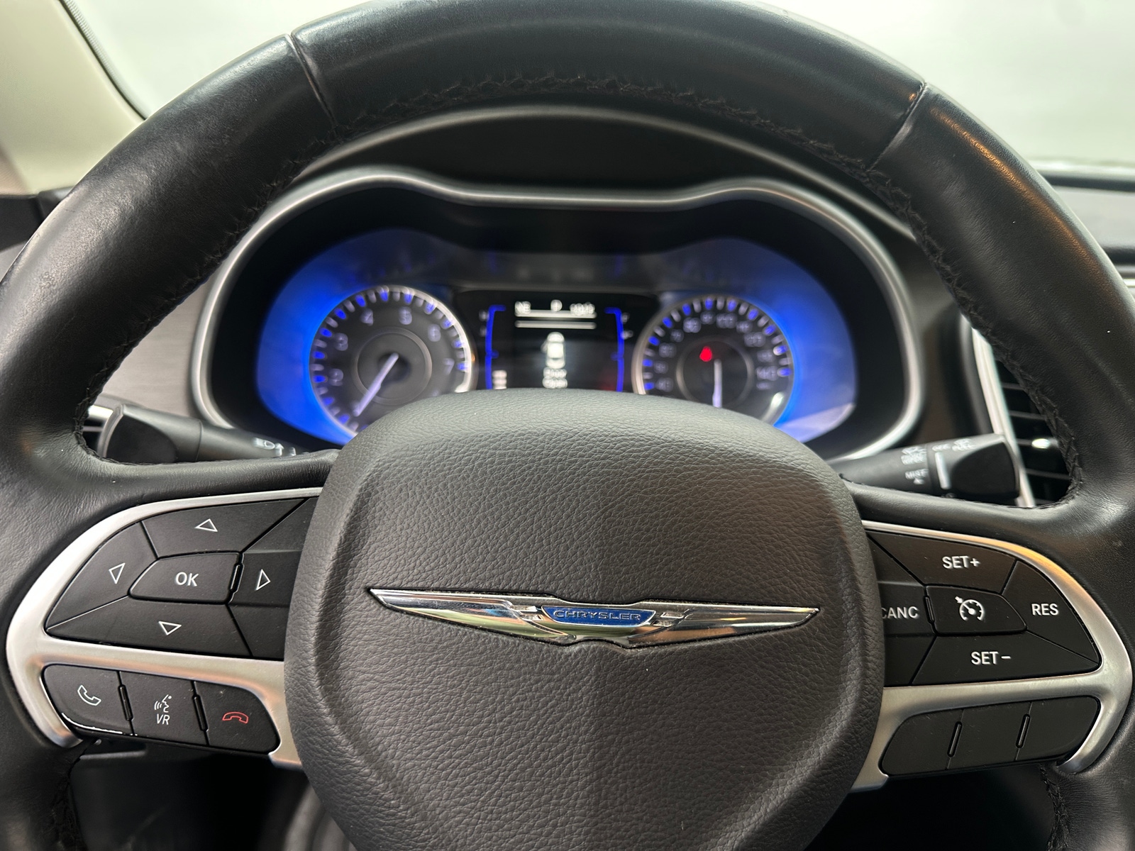 Thumbnail: 2015 Chrysler 200 - 5
