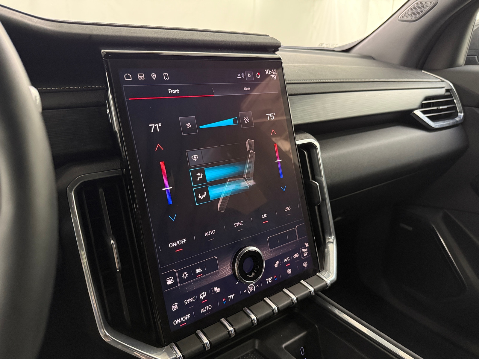 Thumbnail: 2025 GMC Acadia - 4