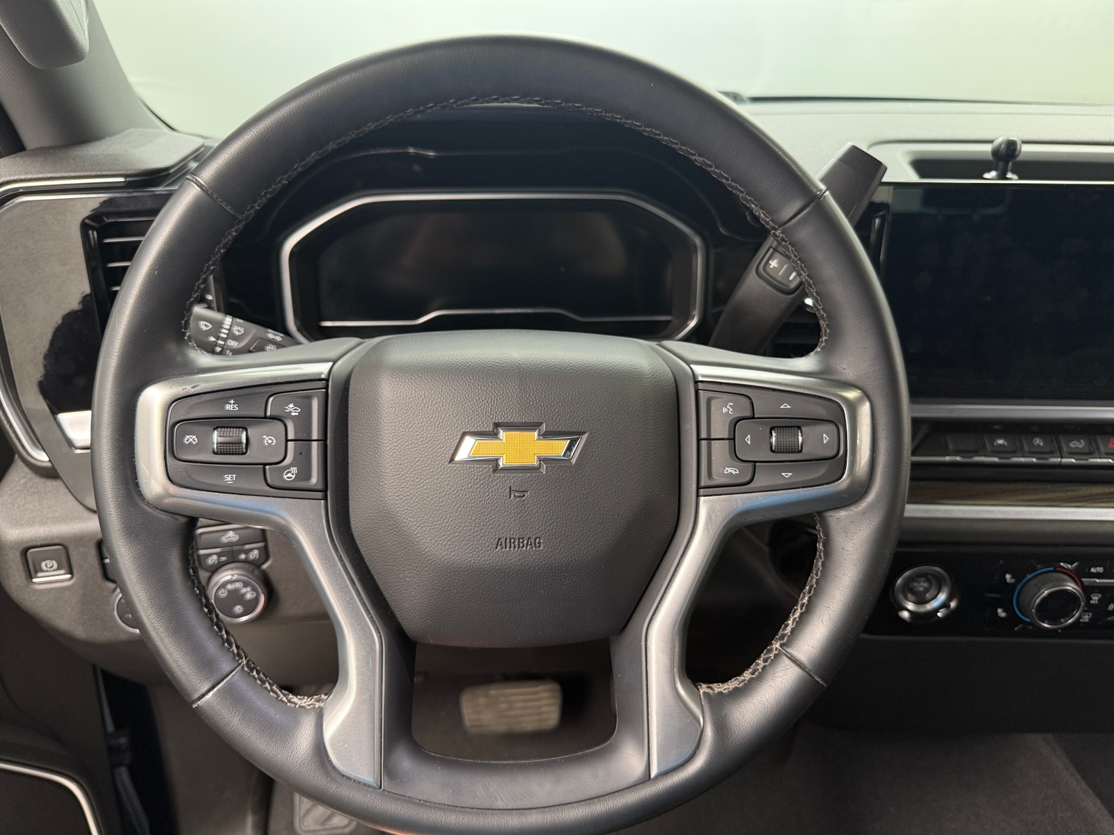 Thumbnail: 2023 Chevrolet Silverado 1500 - 5