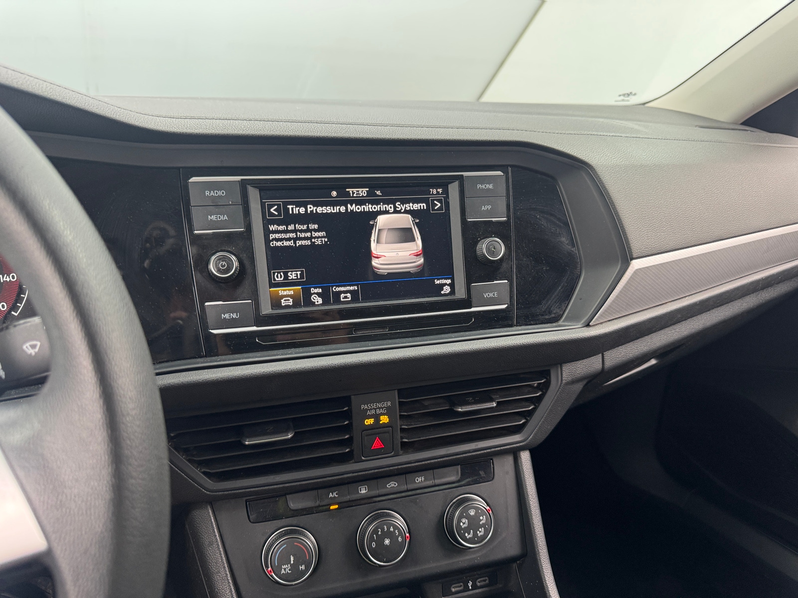 Thumbnail: 2021 Volkswagen Jetta - 4