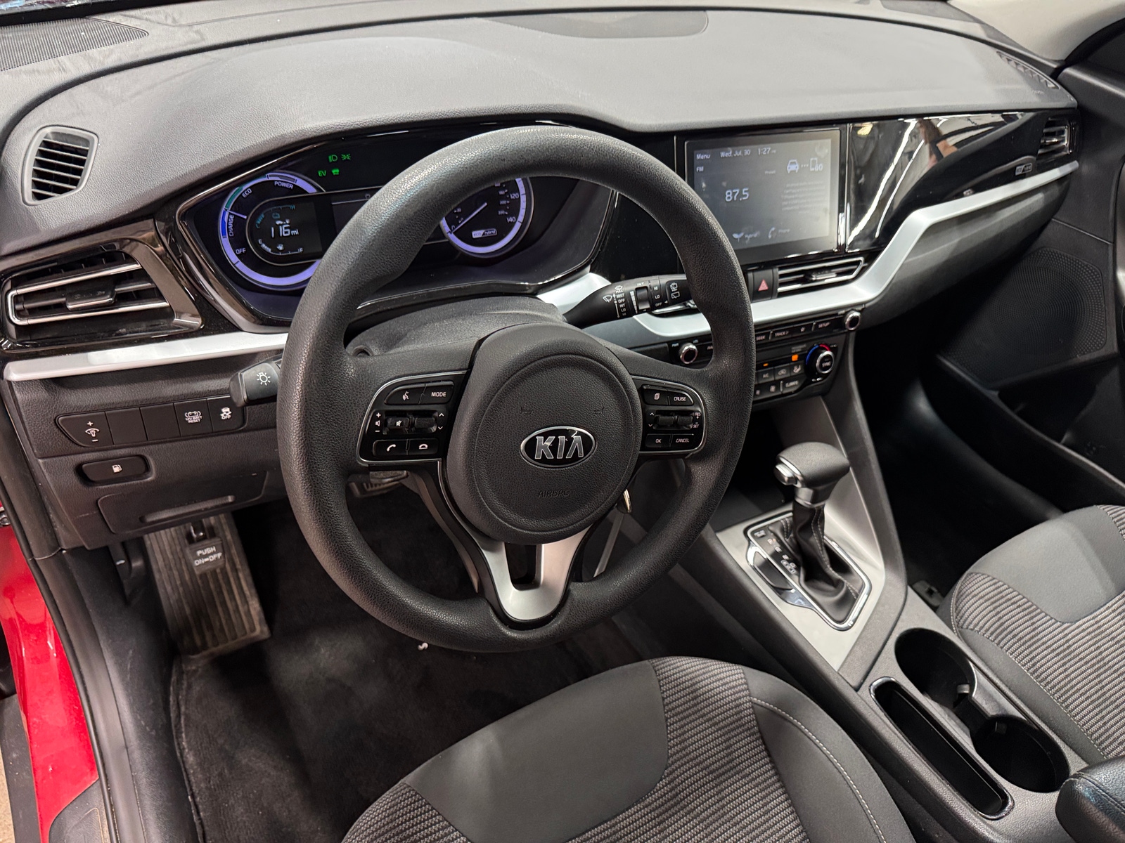Thumbnail: 2020 Kia Niro - 3