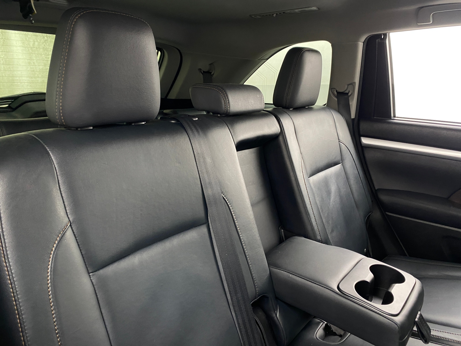 Thumbnail: 2016 Toyota Highlander - 5