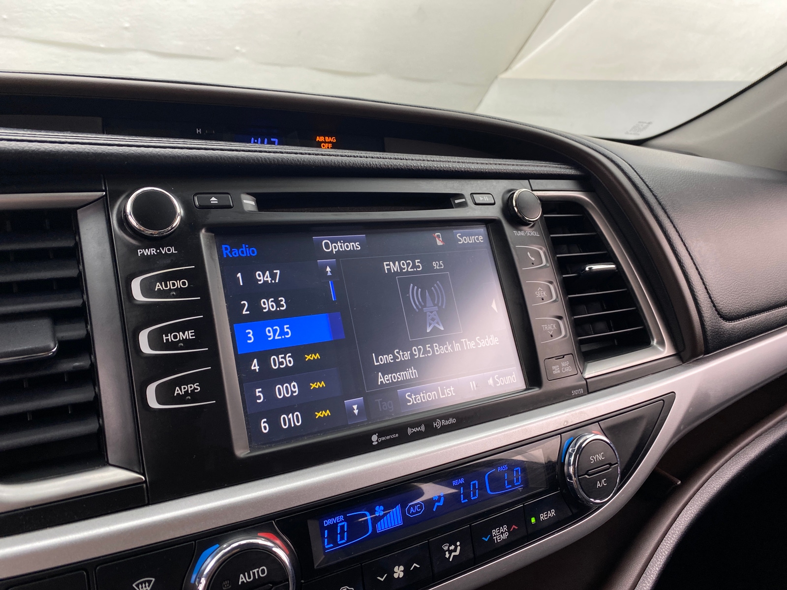 Thumbnail: 2016 Toyota Highlander - 3