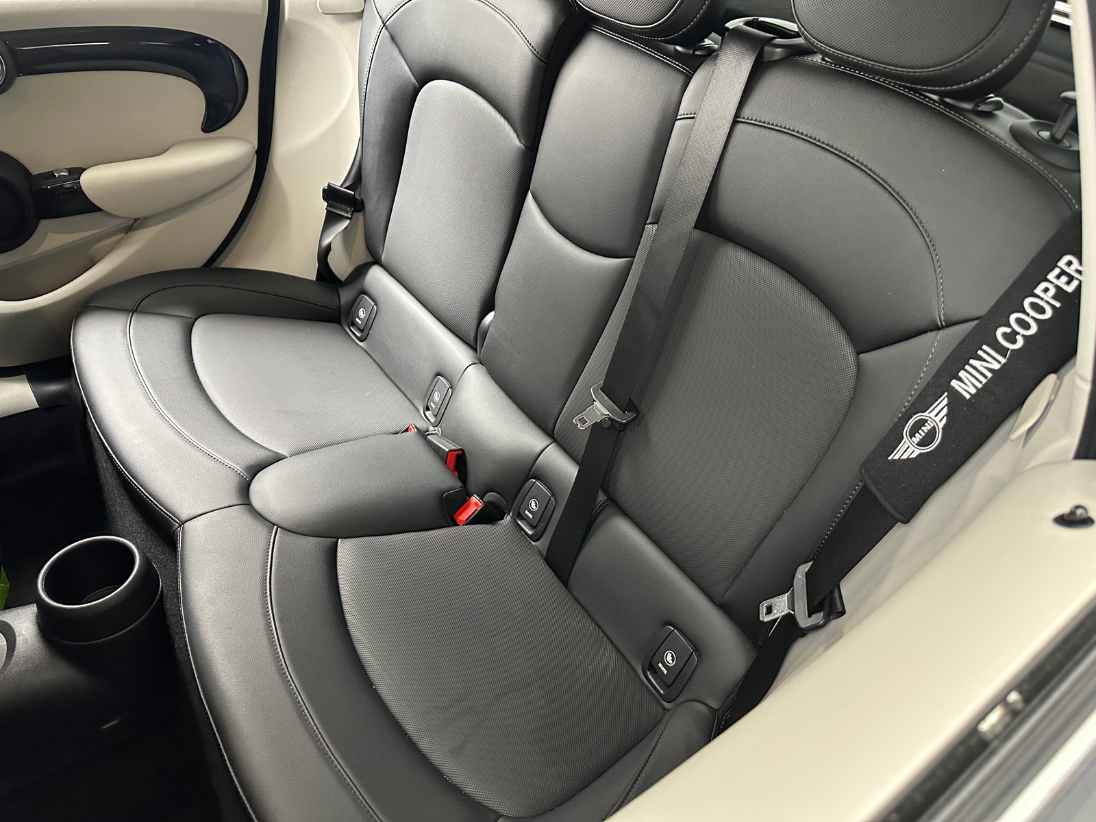 Thumbnail: 2017 MINI Cooper Hardtop - 5